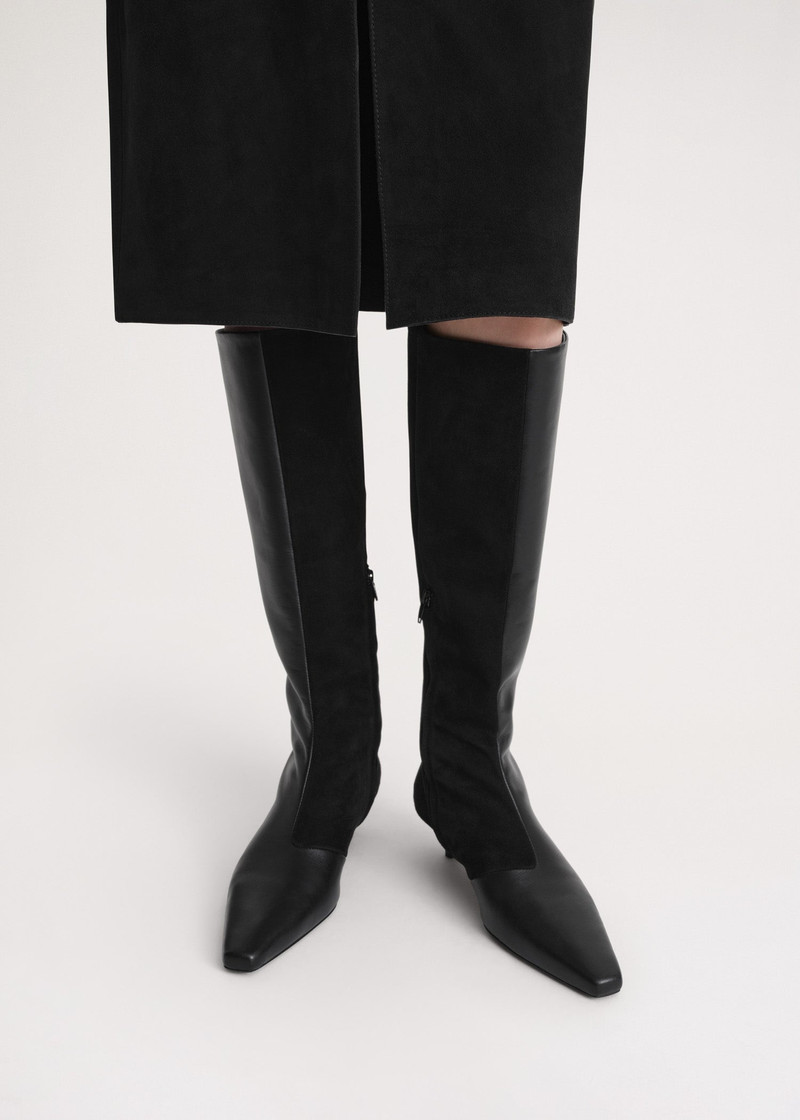 Totême The Slim Knee-High Boot black outlook
