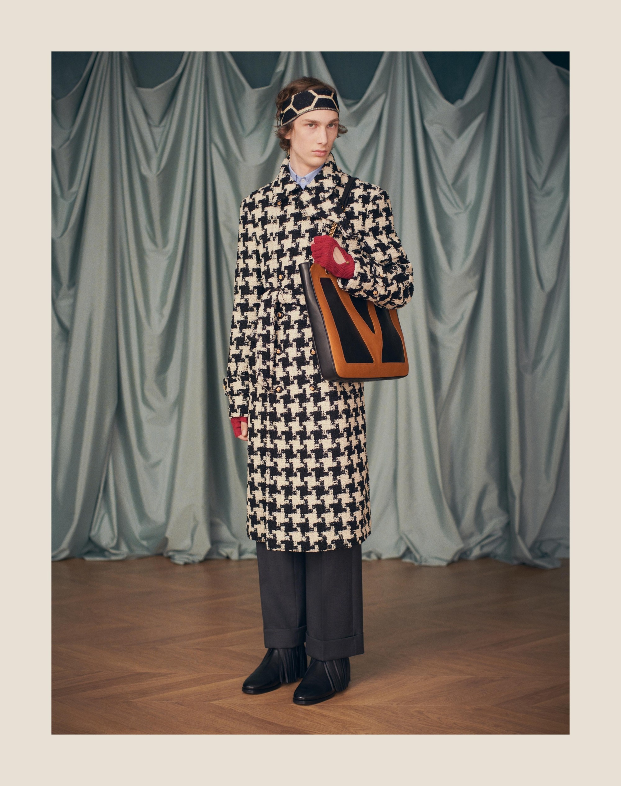 DOUBLE-BREASTED WOOL TRENCH COAT WITH PIED DE COQUE PATTERN - 12