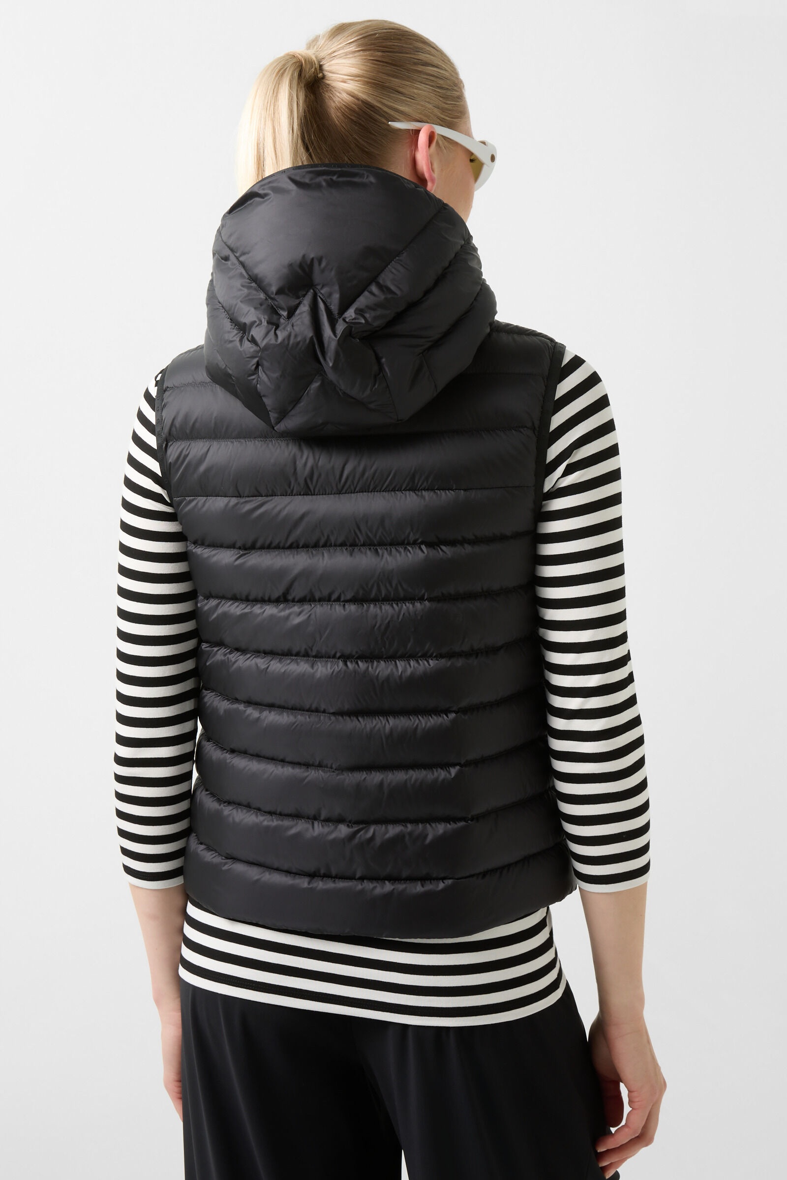 Tayra Lightweight down vest in Black - 3
