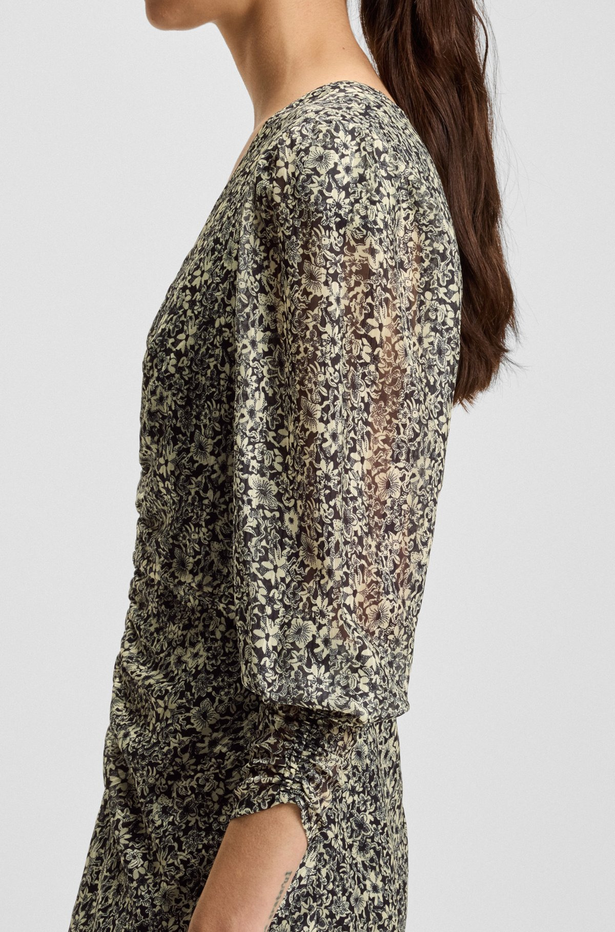 PRINTED-SEERSUCKER MIDI DRESS WITH GATHERED DETAILS - 6