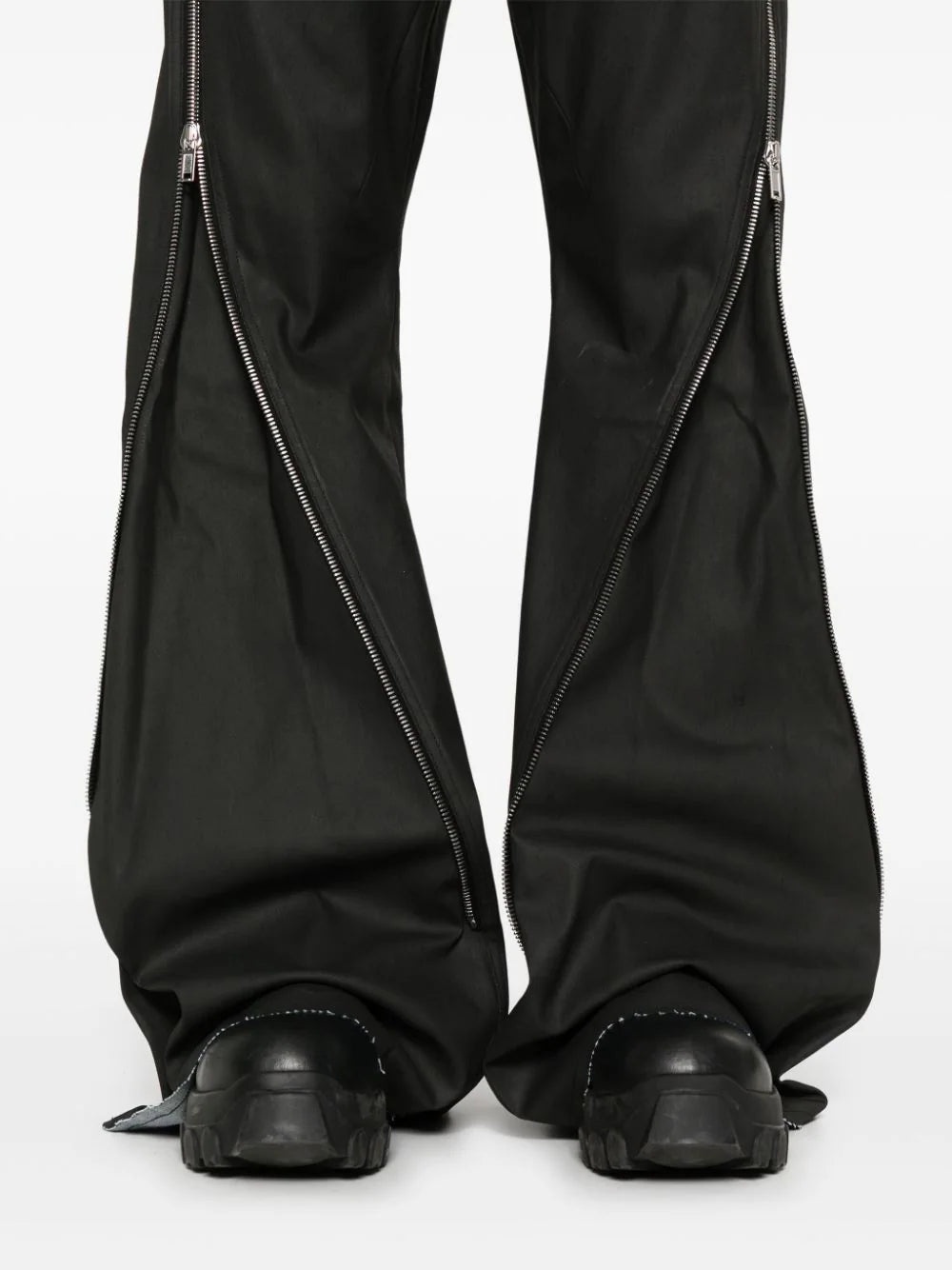 ZIP-DETAILED COATED STRAIGHT TROUSERS - 5