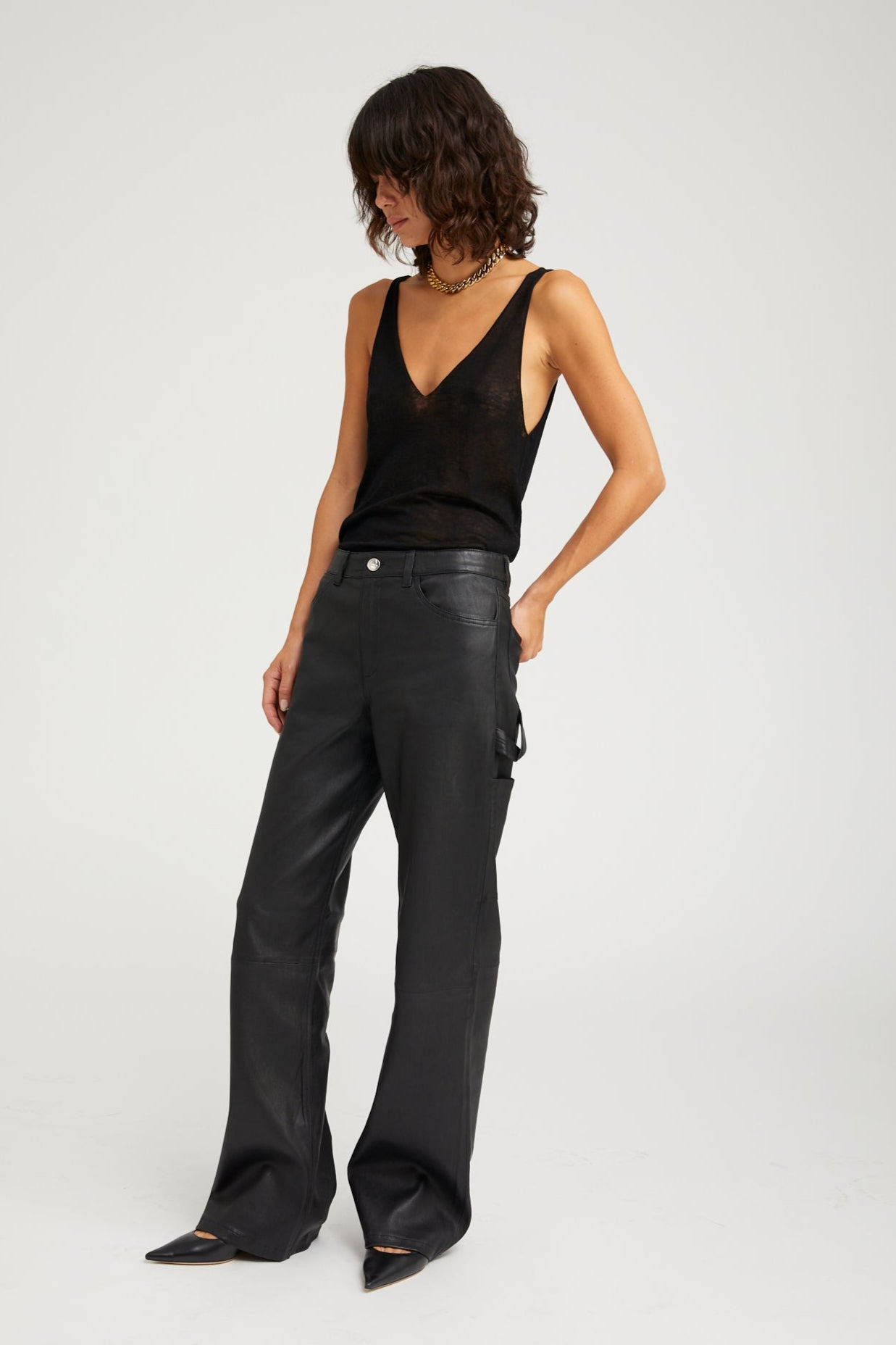 BLACK TISSUE CASHMERE V NECK TANK - 4