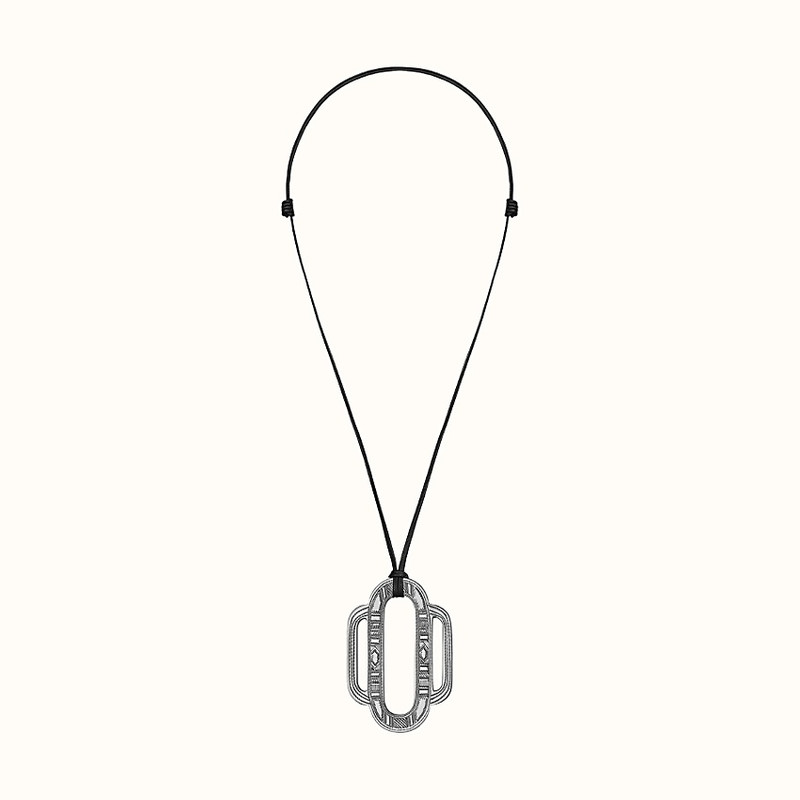 Hermès Attelage Touareg pendant outlook