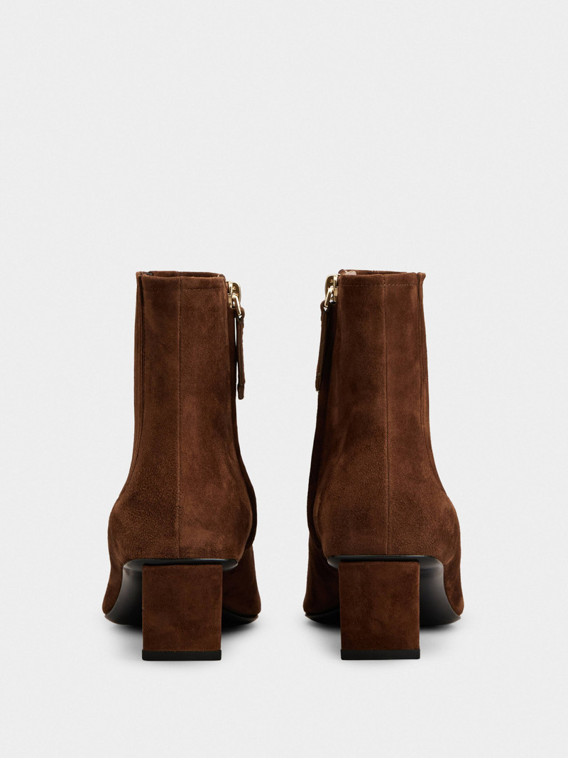 Roger Vivier Belle Vivier Chelsea Booties in suede outlook