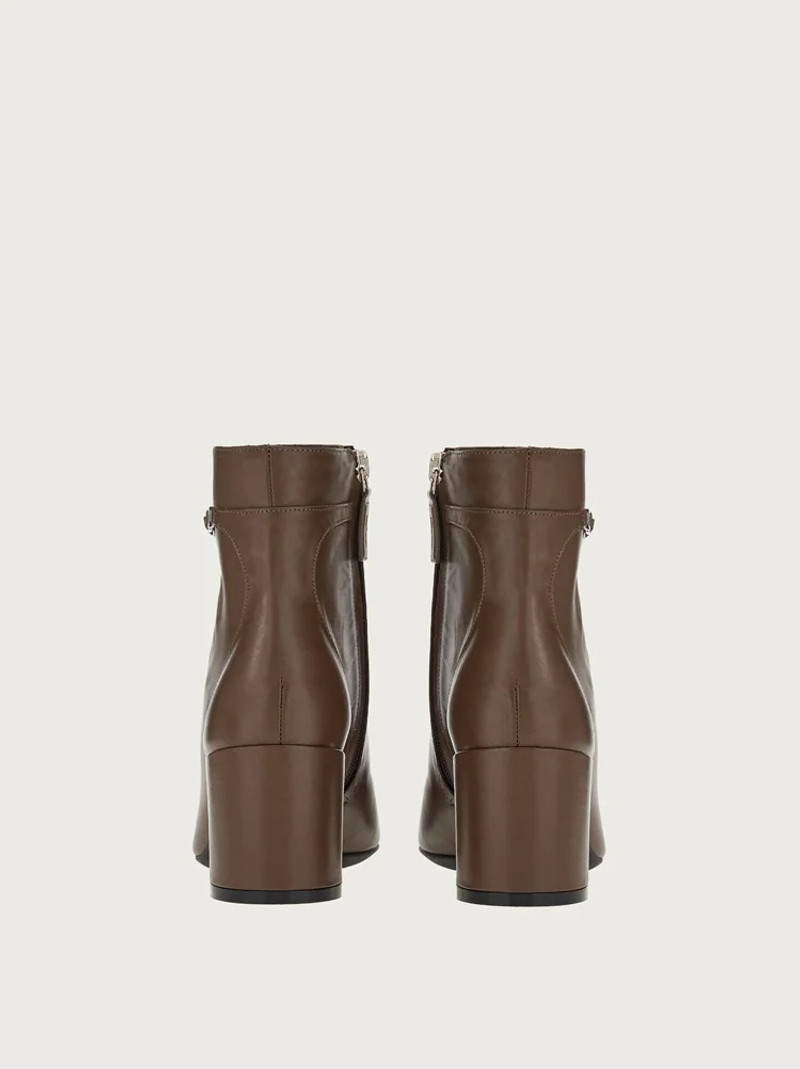 VARA CHAIN ANKLE BOOT 5