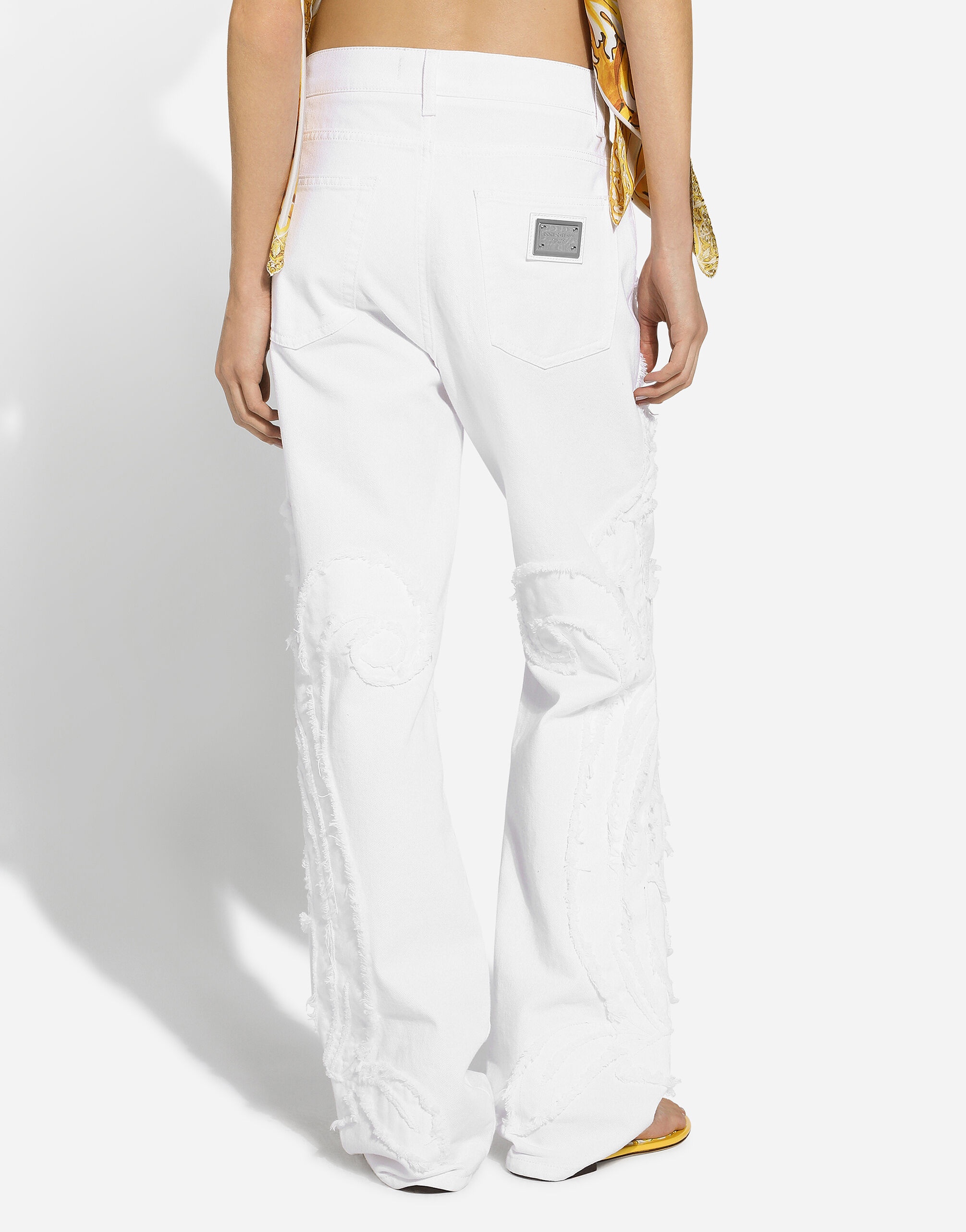 Boyfriend jeans with embroidery - 6