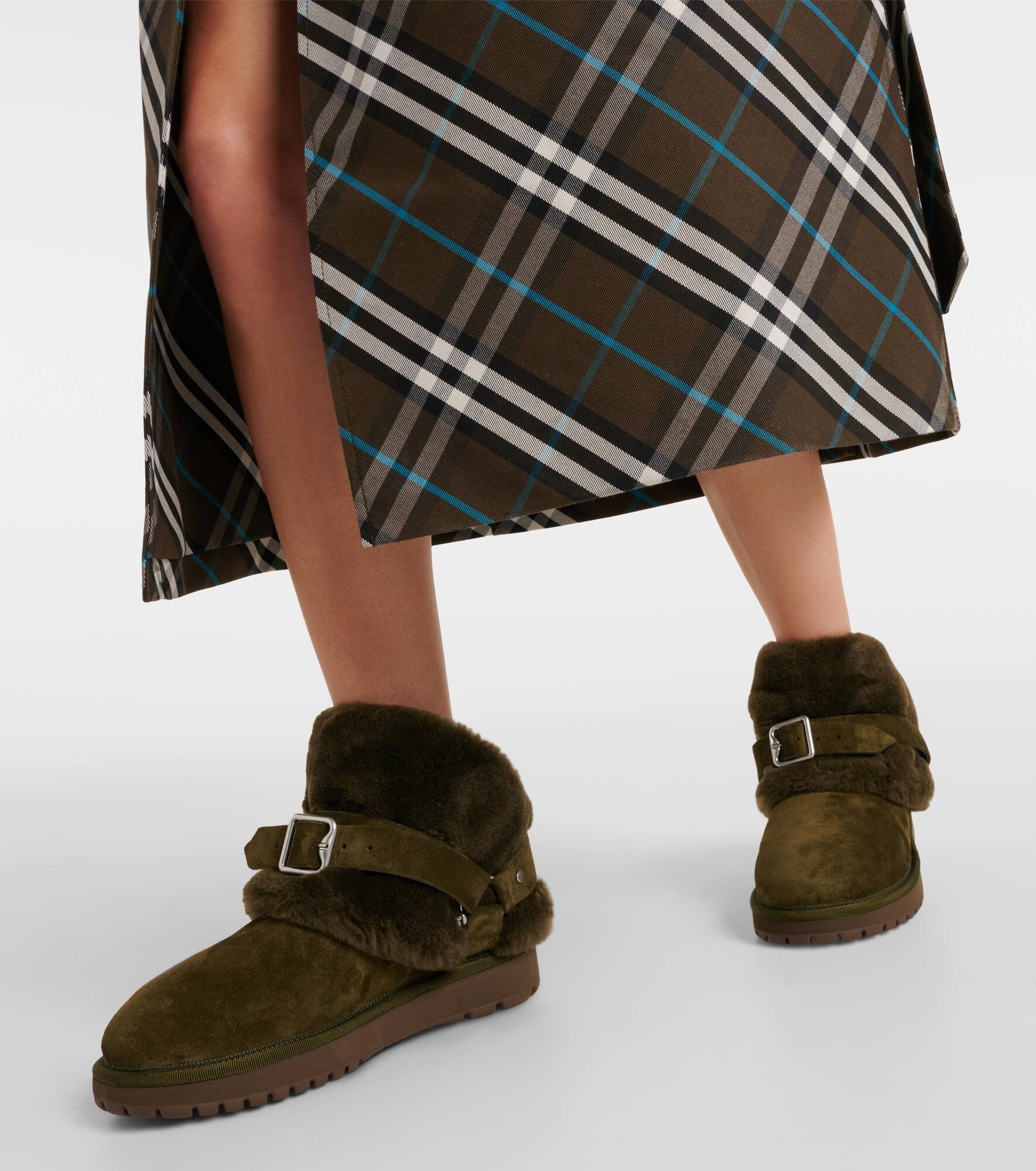 Shearling-trimmed suede ankle boots - 4