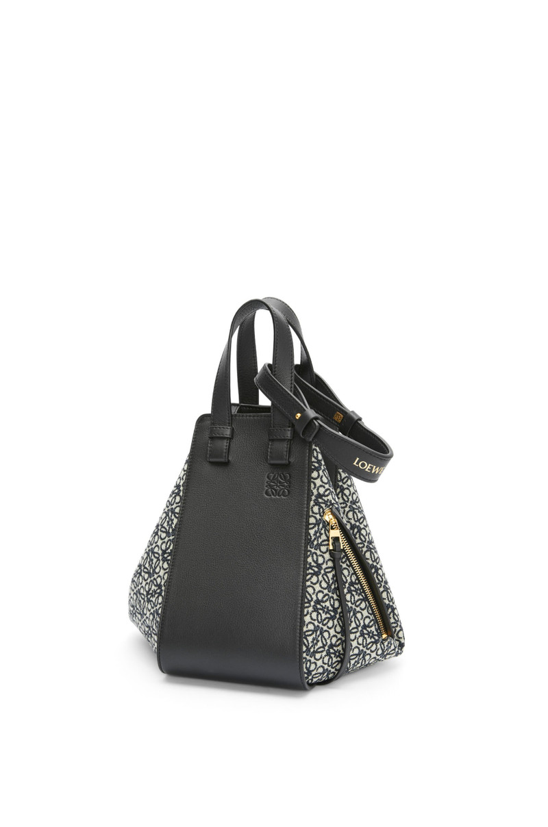 Branded short strap in classic calfskin 4