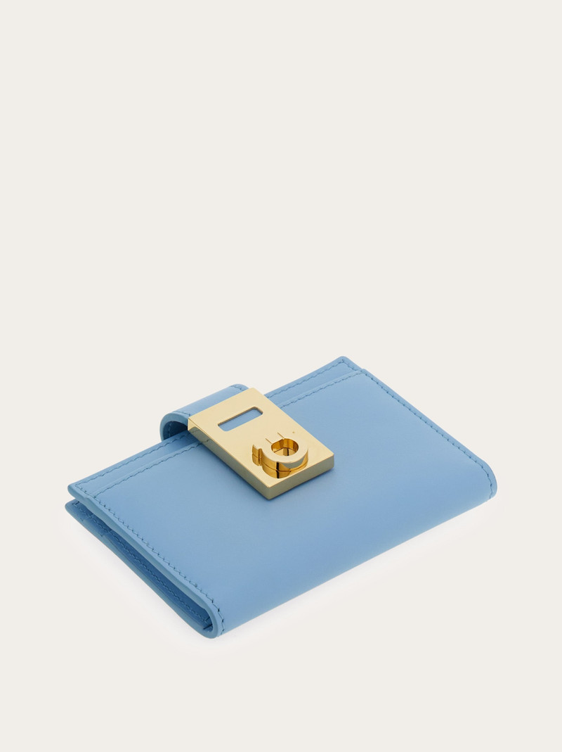 Hug credit card holder 2