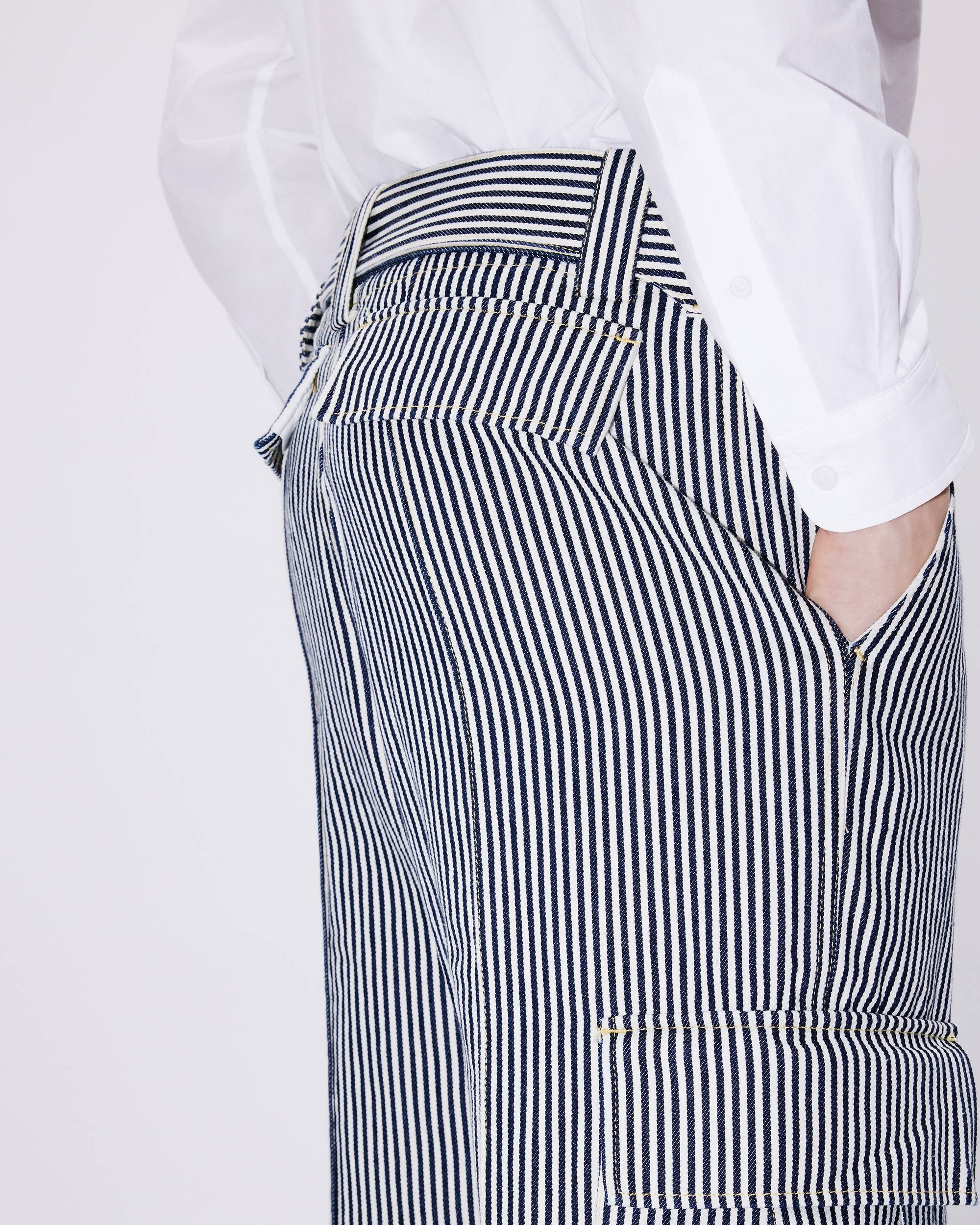 Striped straight-cut genderless cargo jeans - 8