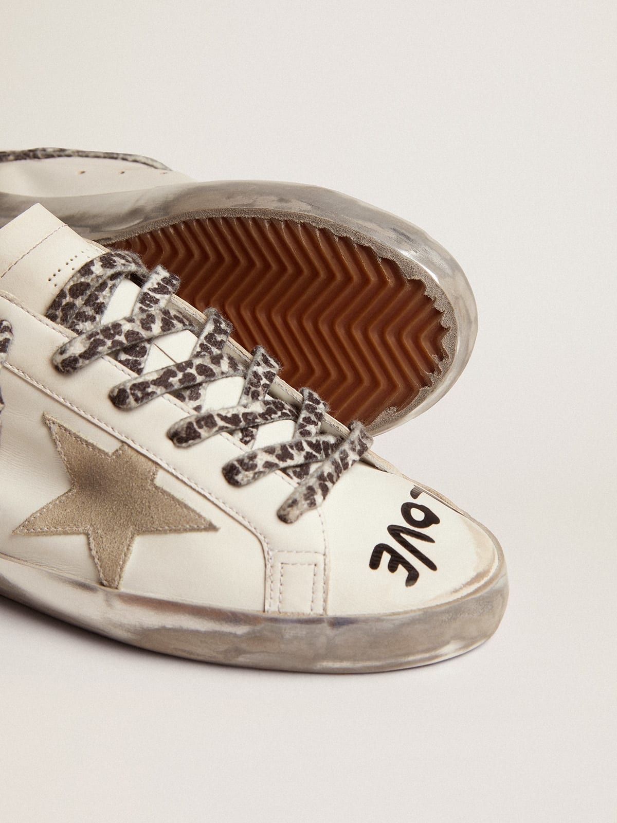 Super-Star sneakers in white leather with ice-gray suede star and contrasting black lettering - 4