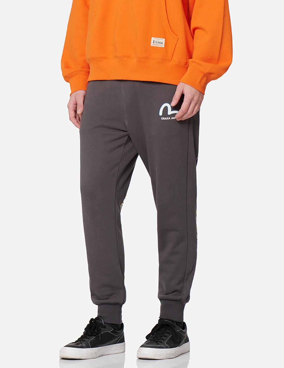 EVISU SQUAD DAICOCK PRINT WITH FORTUNE CAT EMBROIDERY SWEATPANTS - 8
