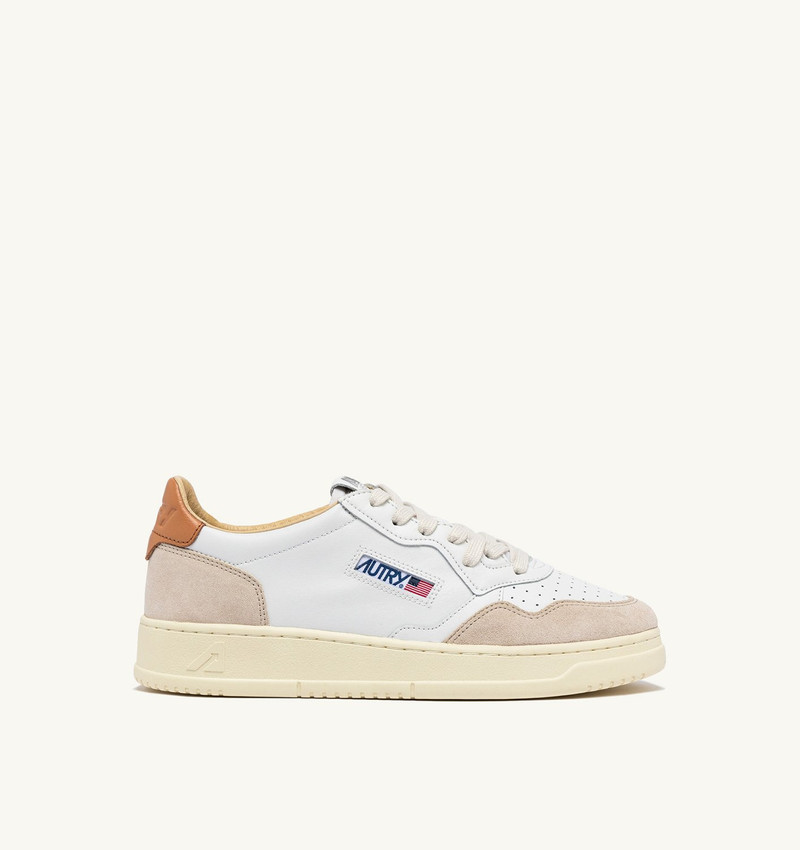 MEDALIST LOW SNEAKERS IN WHITE AND SANDSTORM LEATHER SUEDE - 1