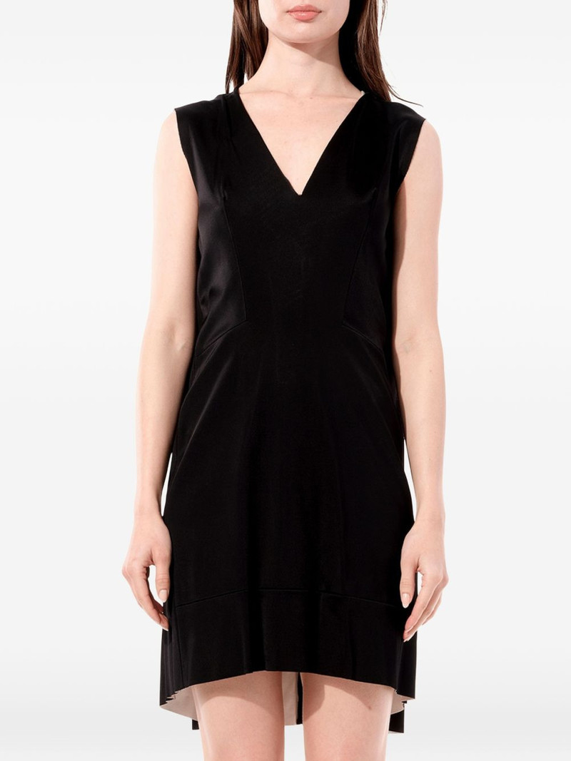 sleeveless V-neck dress 1
