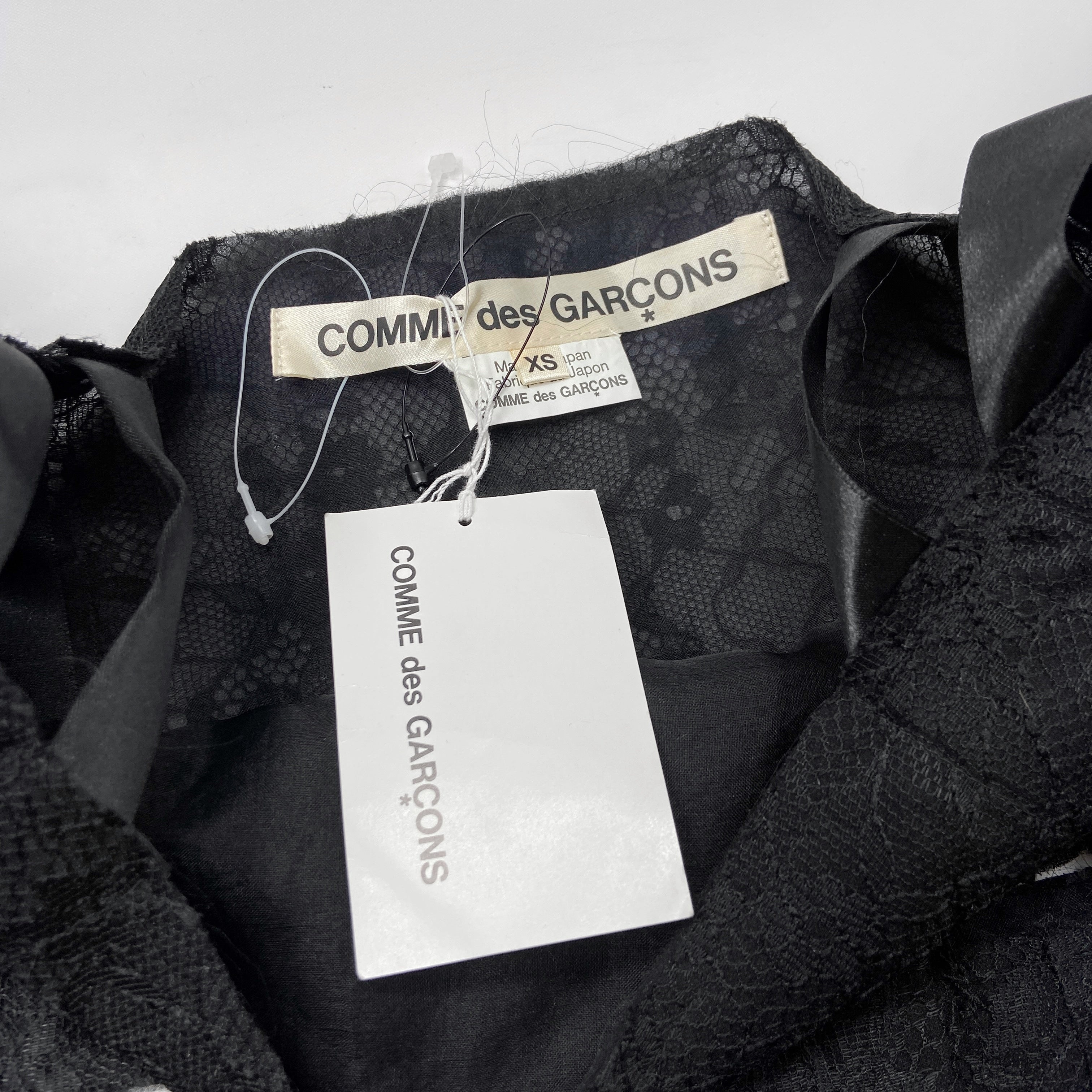 Comme des Garçons Fall 2015 Floral Lace top with Ribbons - 8