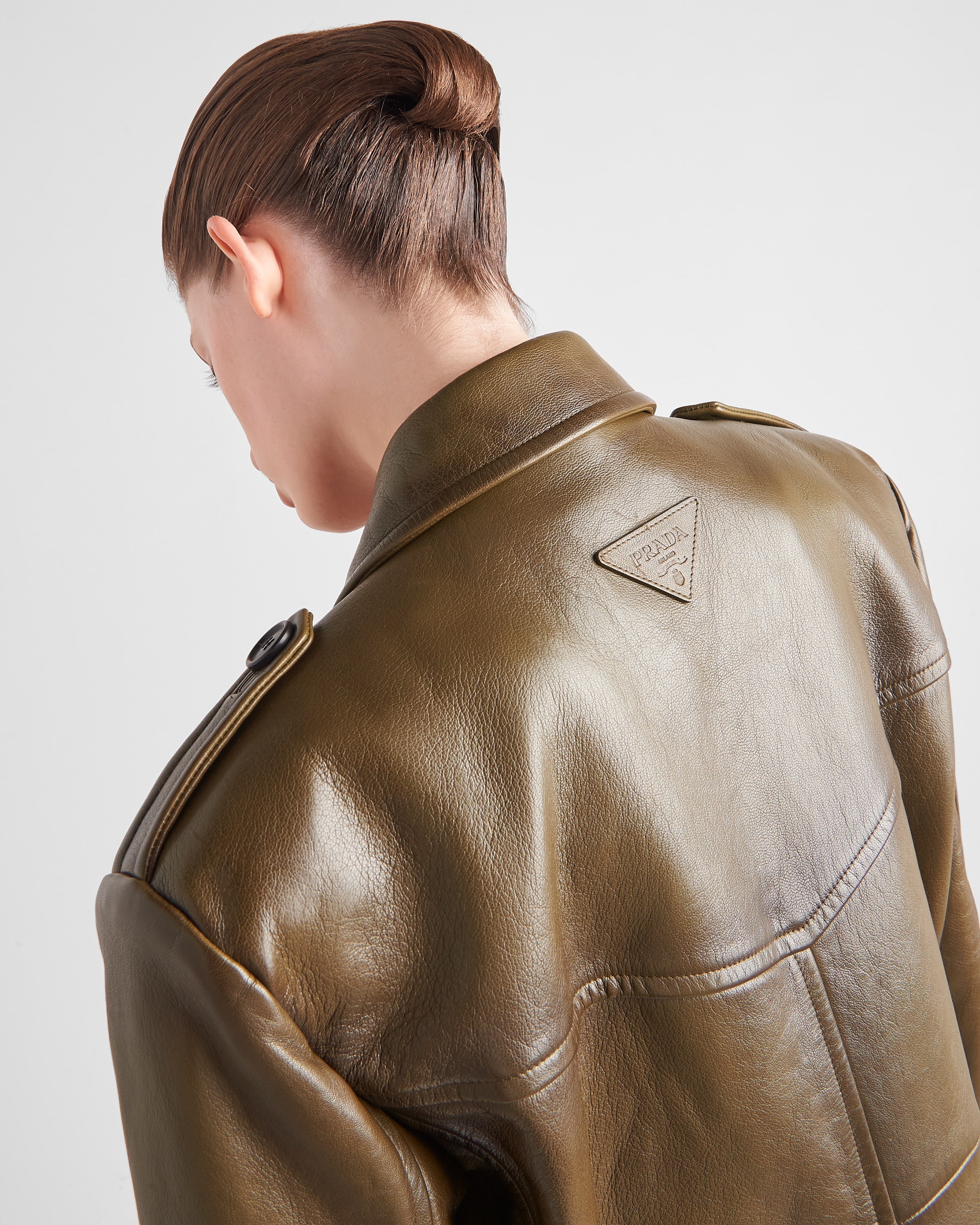 Double-breasted leather coat - 4
