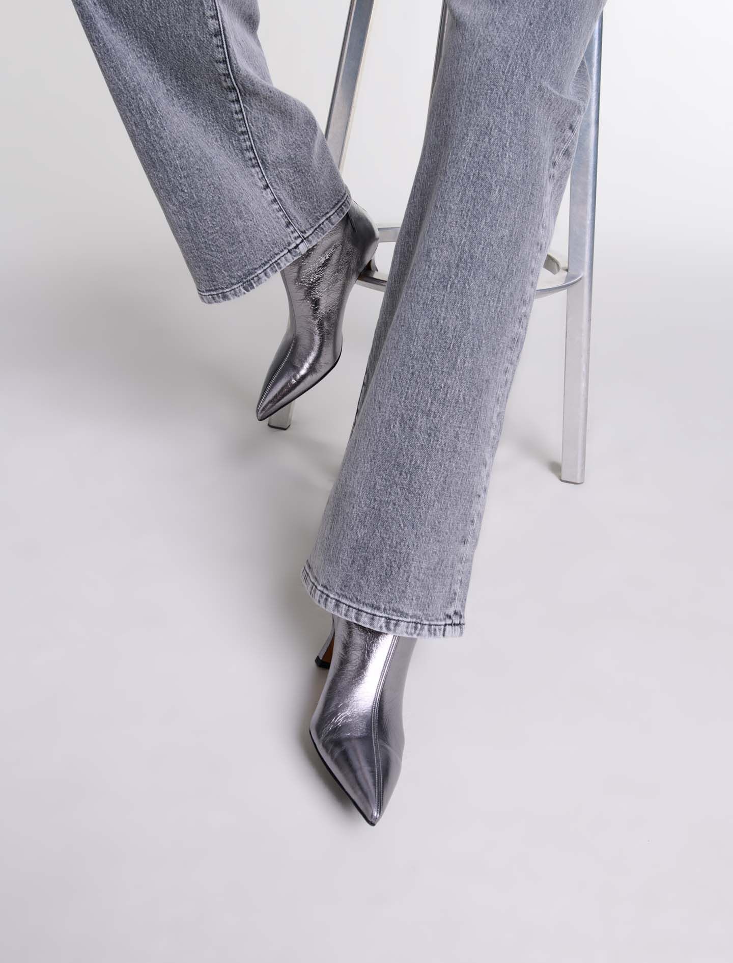 Metallic pointed-toe boots - 7