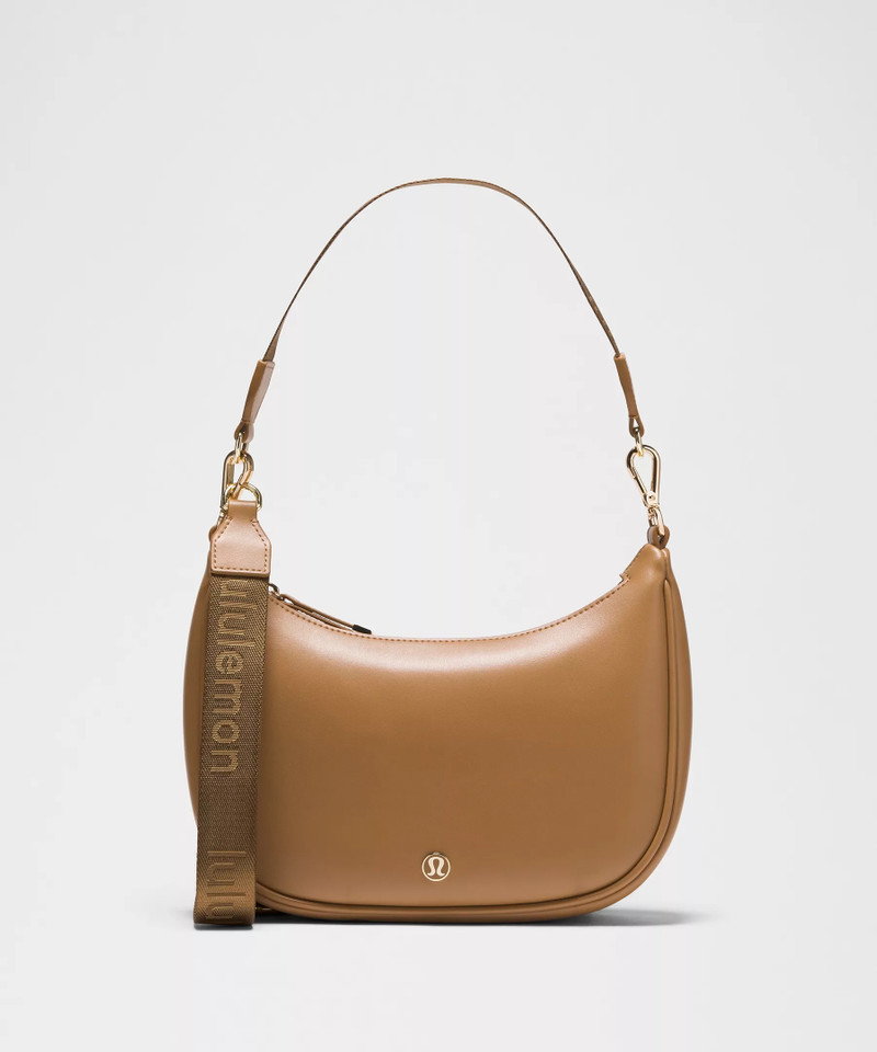 City Essentials Small Shoulder Bag 3L *Smooth Leather Alternative 1