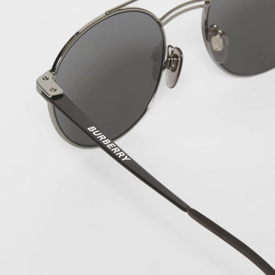 Burberry Top Bar Detail Round Frame Sunglasses outlook