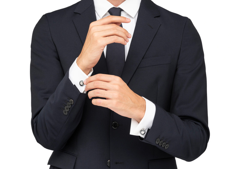 Crest cufflink
Haematite & Rhodium Plated Crest Beige 3