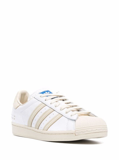 adidas Superstar low-top sneakers outlook