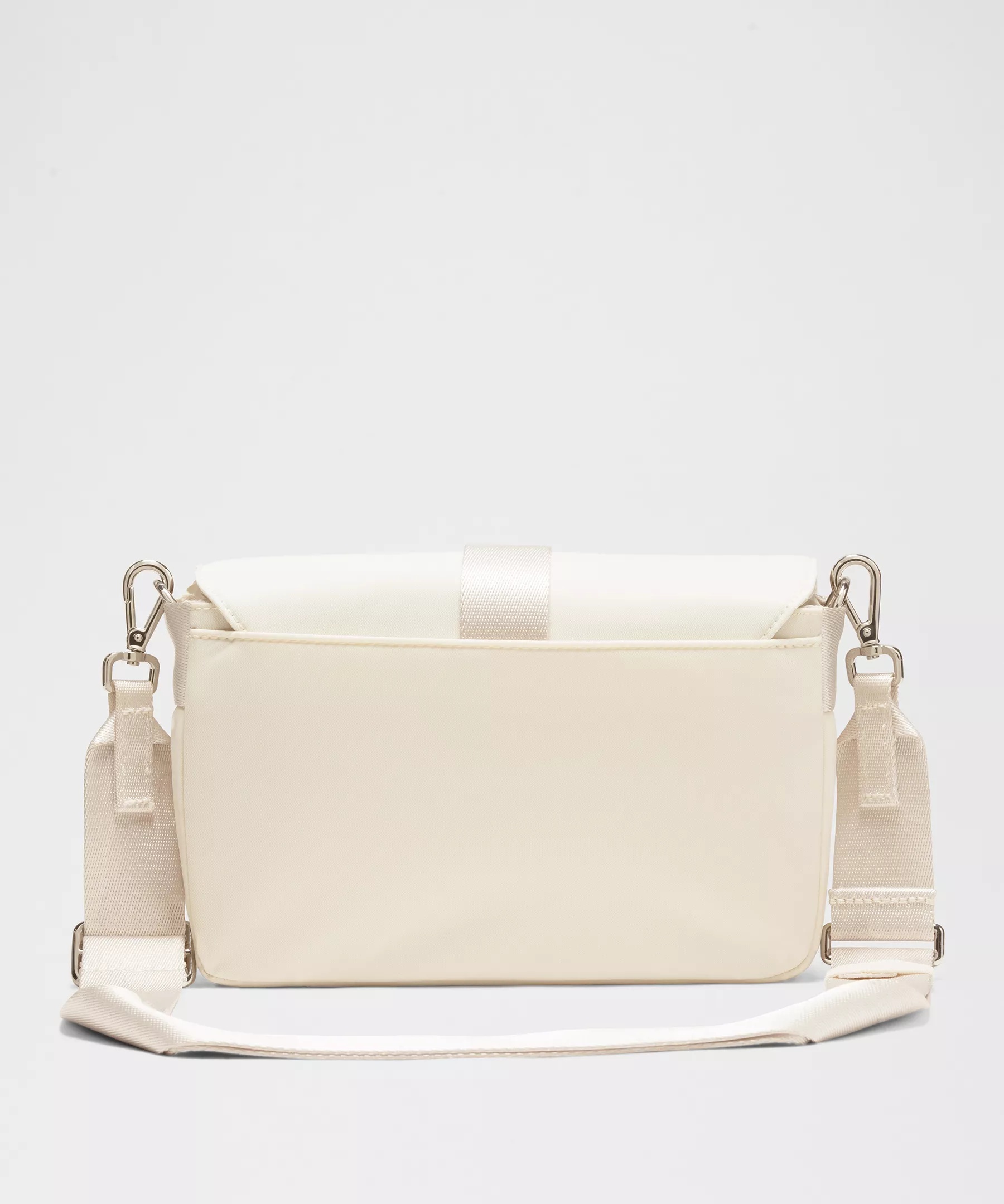 Wunderlust Multi-Pocket Crossbody Bag 3L - 3