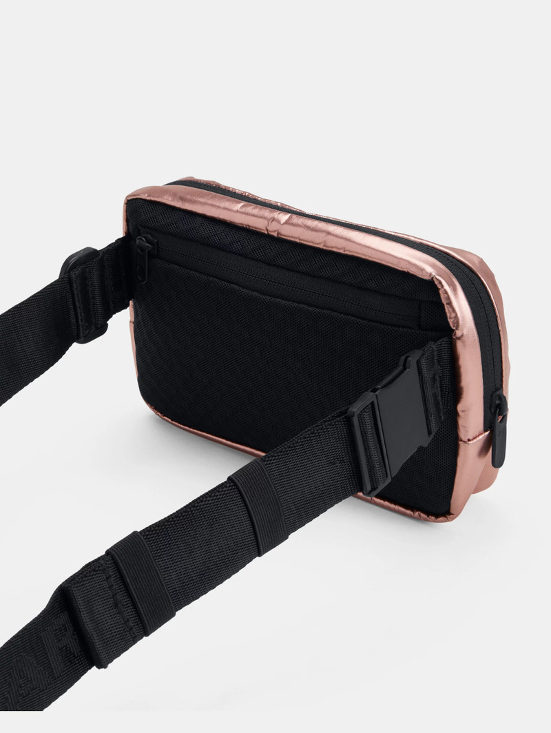 Under Armour UA Loudon Metallic Waist Bag Crossbody outlook
