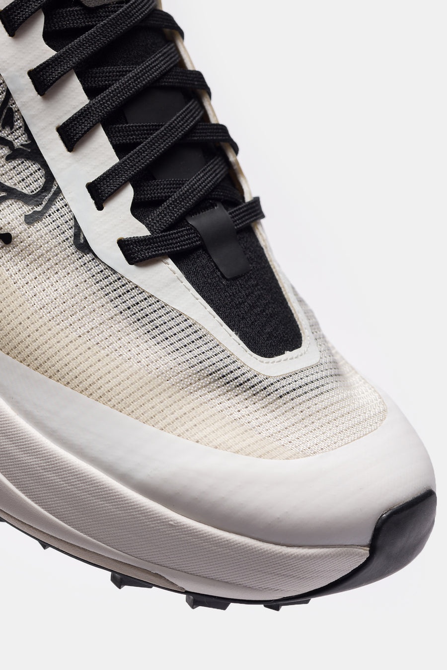 Sylan Pro Sneaker in Black/Arctic Silk - 6