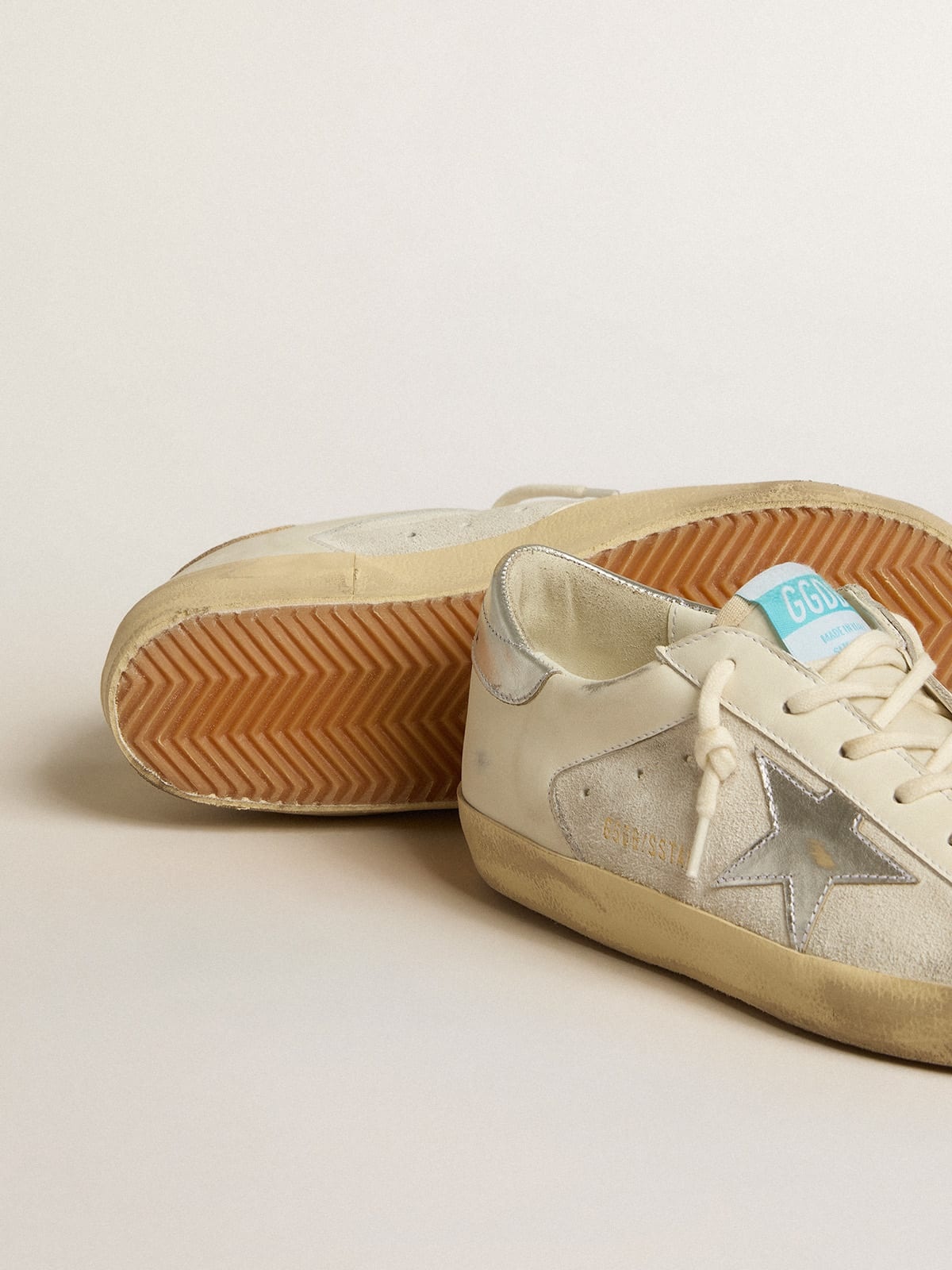 Golden ｜SNEAKERS (GWF00103 F005363 15545) Super-Star in white leather and suede with silver and gold
