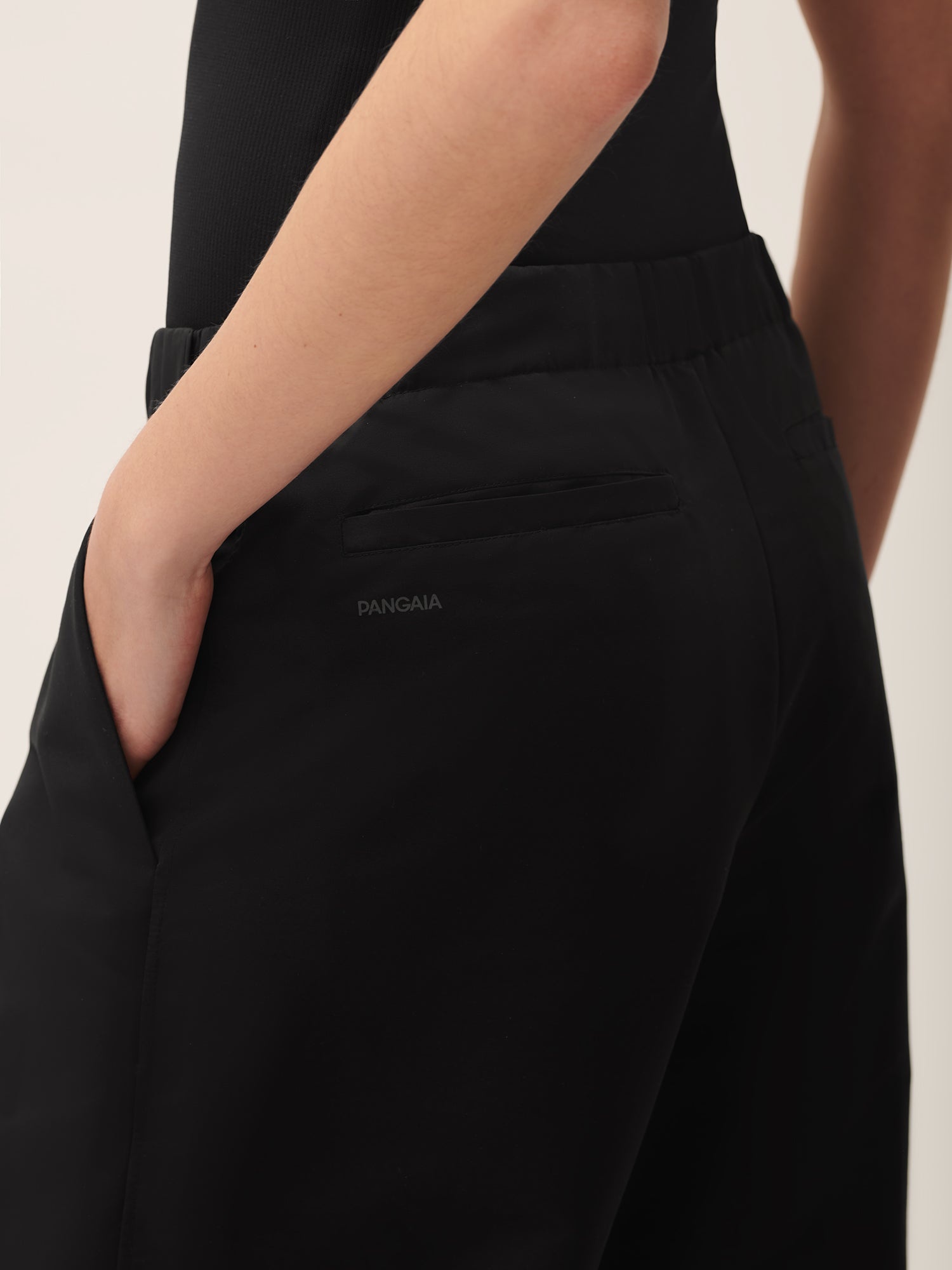 Women's (gaia)PLNT Nylon Straight Leg Track Pants - Black - 6
