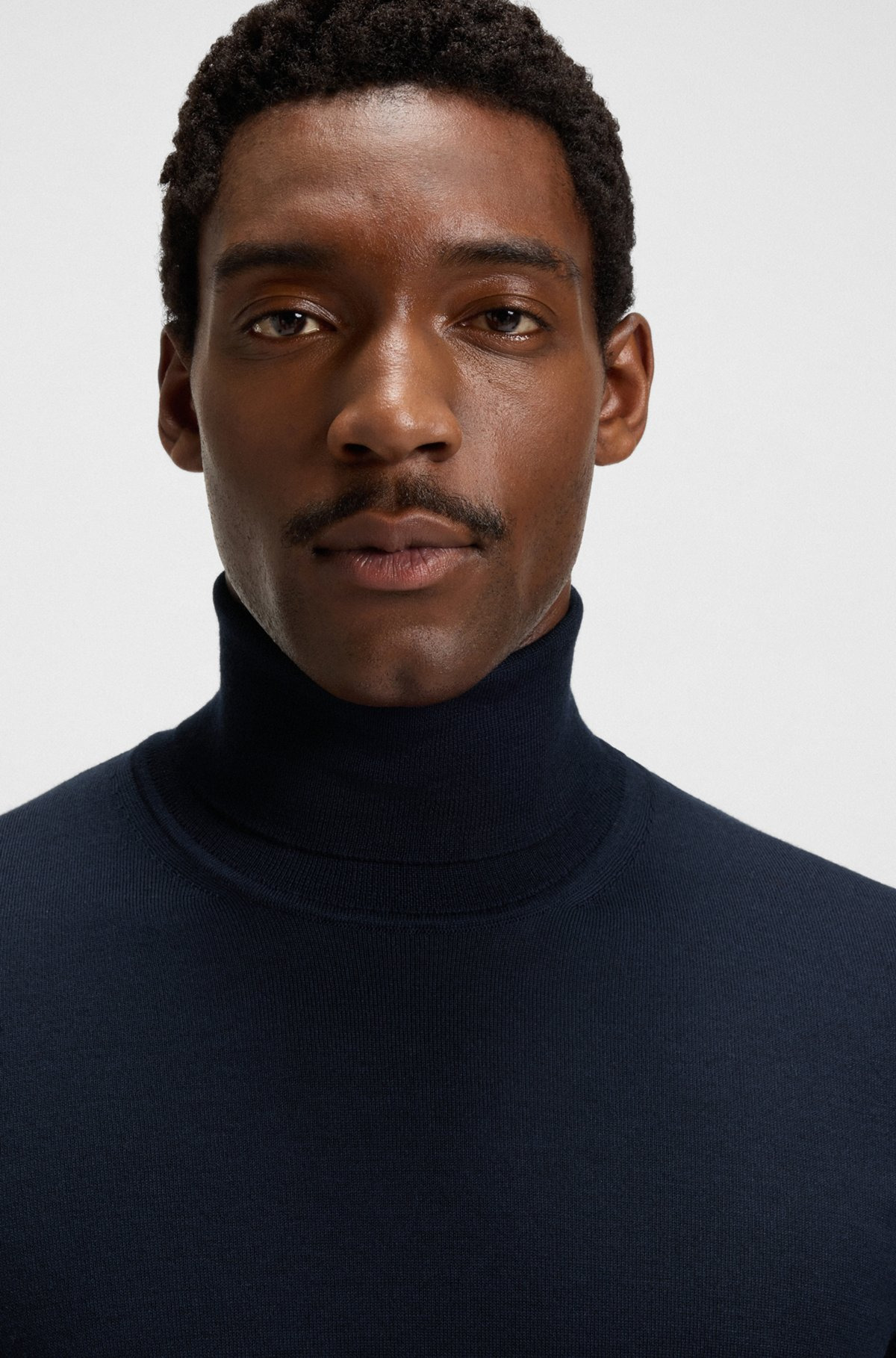 SLIM-FIT ROLL-NECK SWEATER IN MERCERIZED VIRGIN WOOL - 3