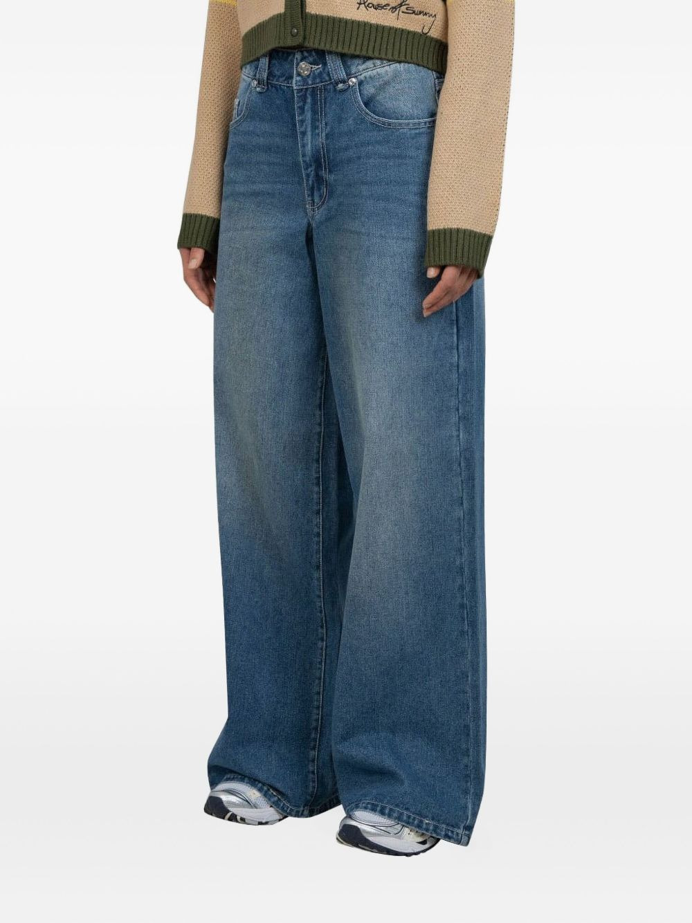 low-rise jeans - 2