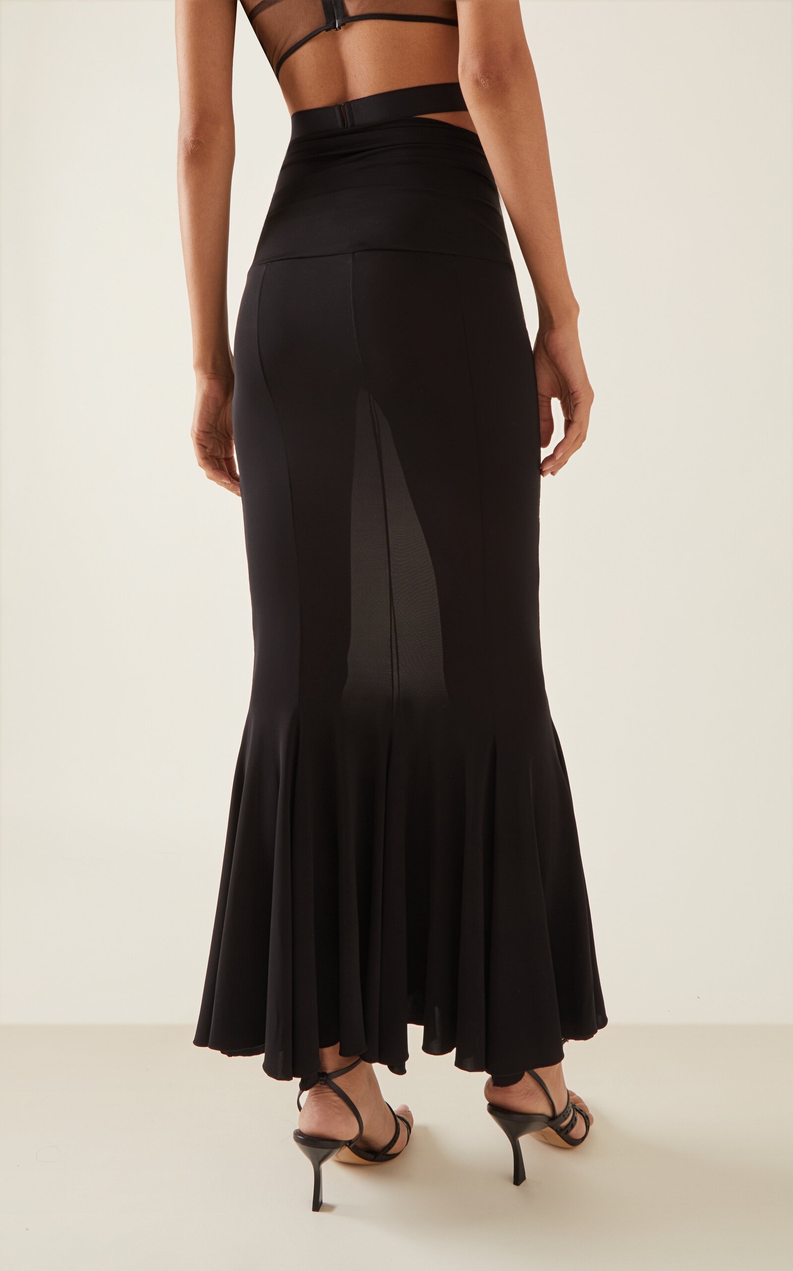 V-Waist Flared Midi Skirt black - 4