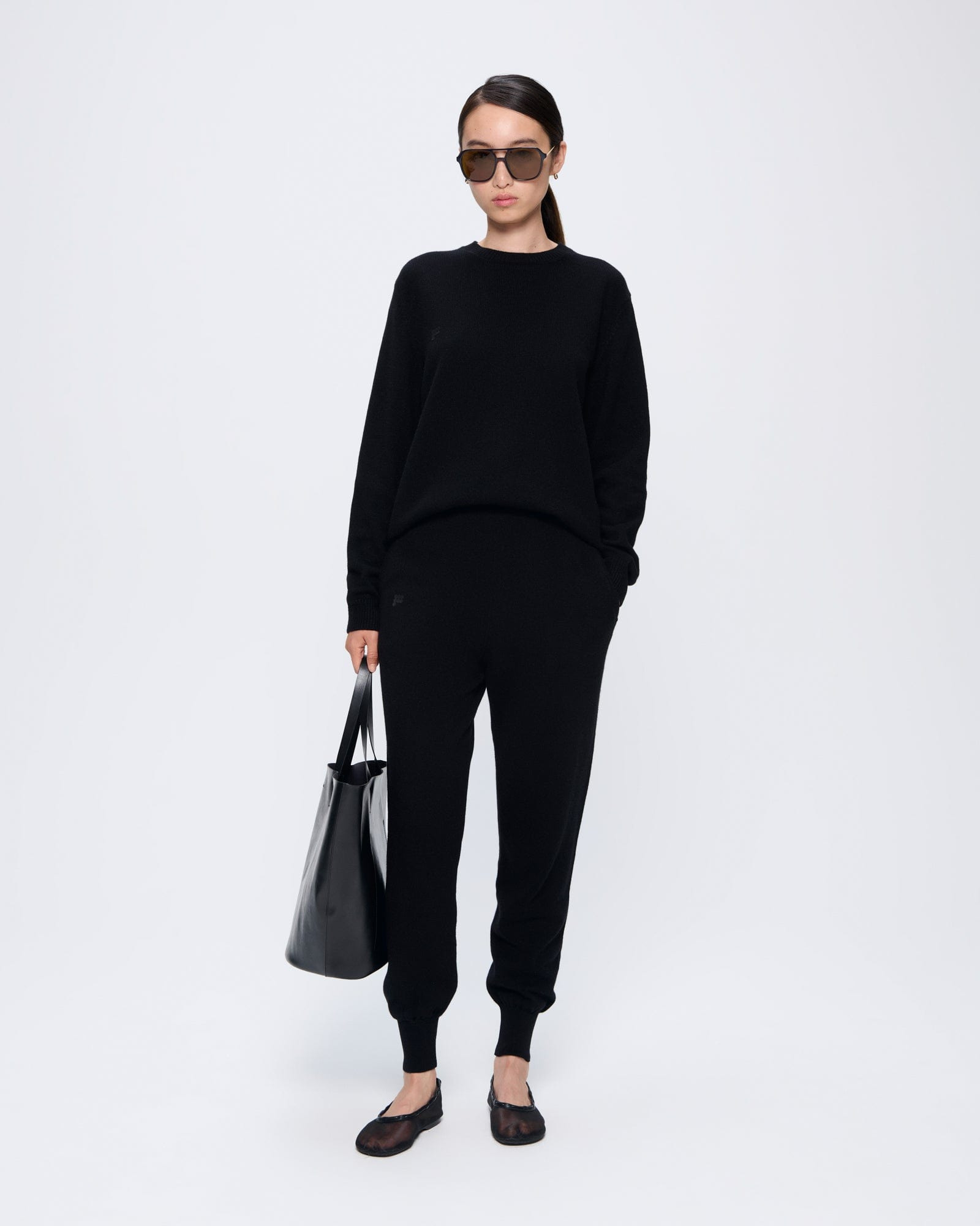 Womens Recycled Cashmere Crewneck Sweatshirt - Black - 3