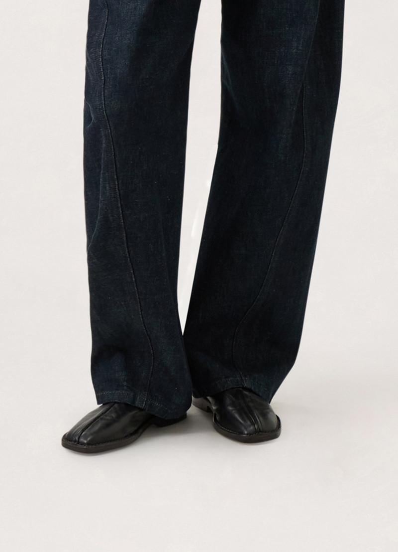 Lemaire FLAT PIPED SLIPPERS
SHINY NAPPA LEATHER outlook