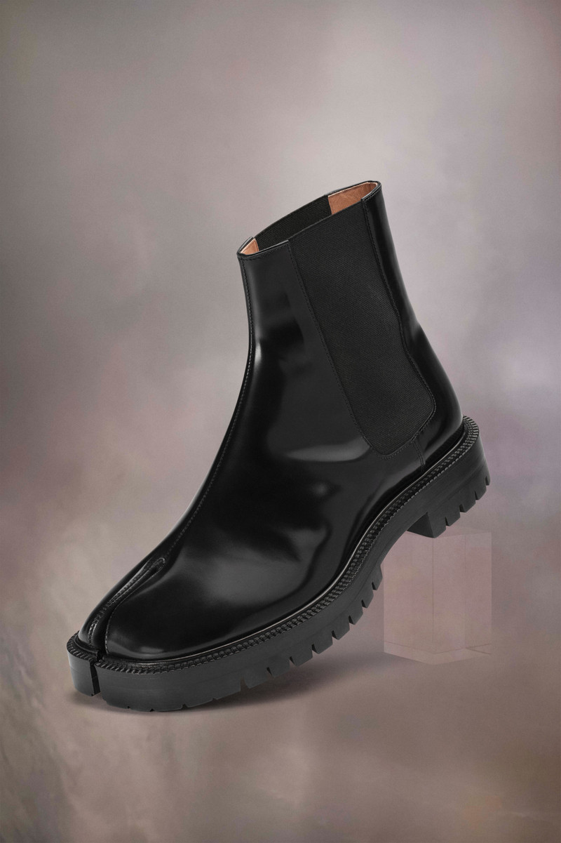 Maison Margiela Tabi Chelsea boot outlook