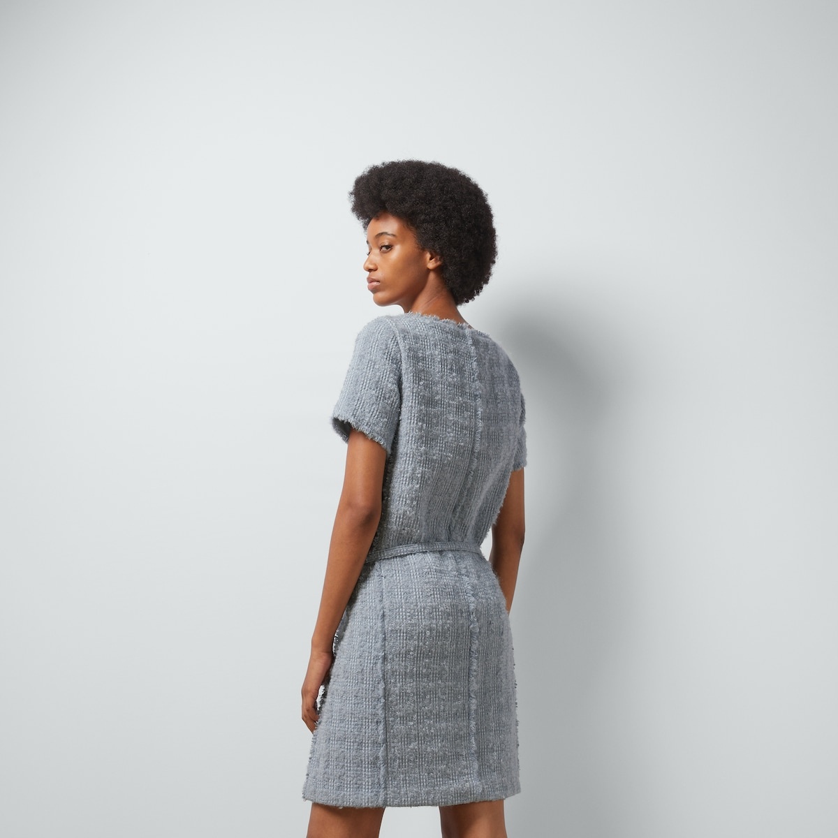 Wool tweed dress with brooch - 6