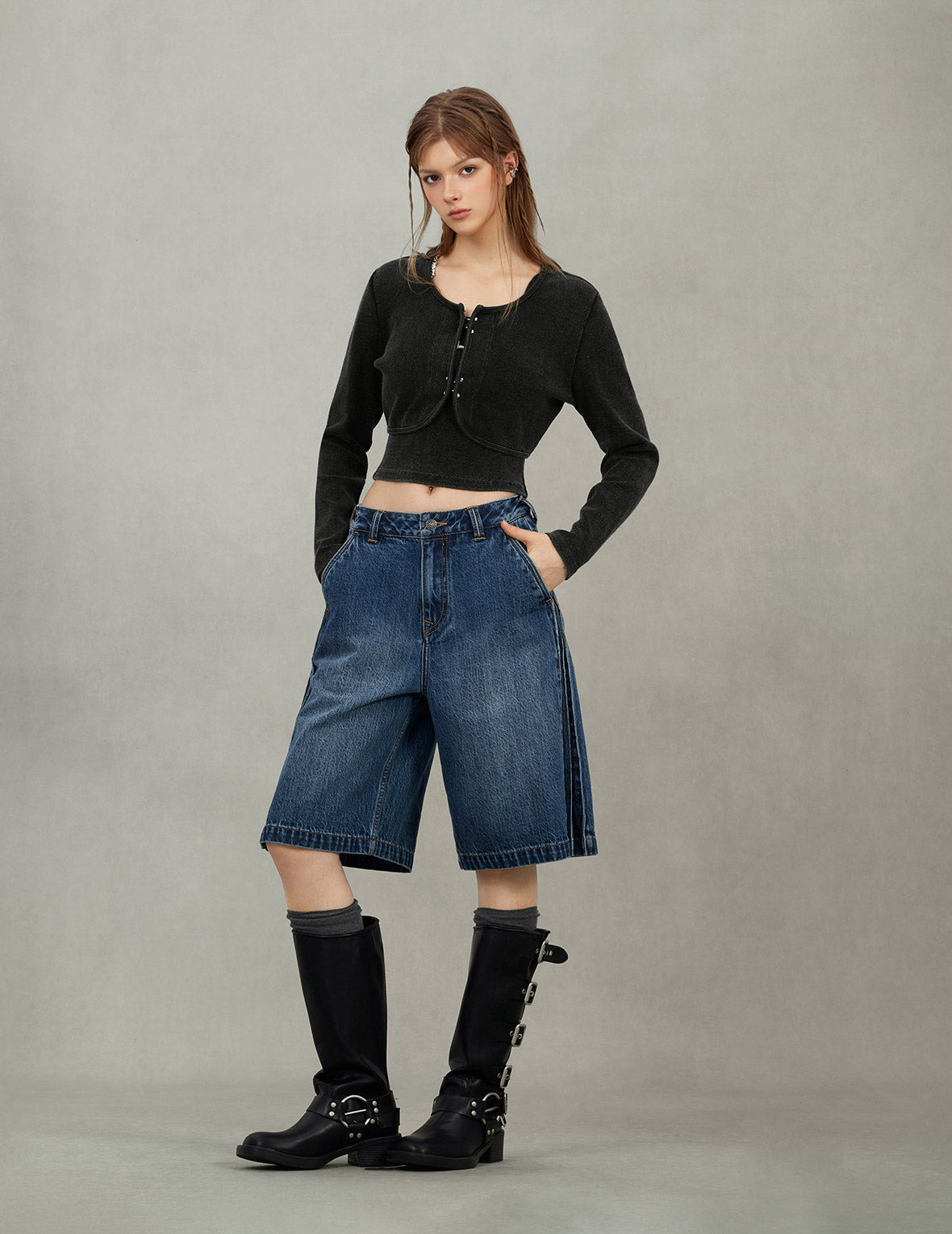 Seagull Embossed Fashion Fit Pleated Denim Shorts - 5