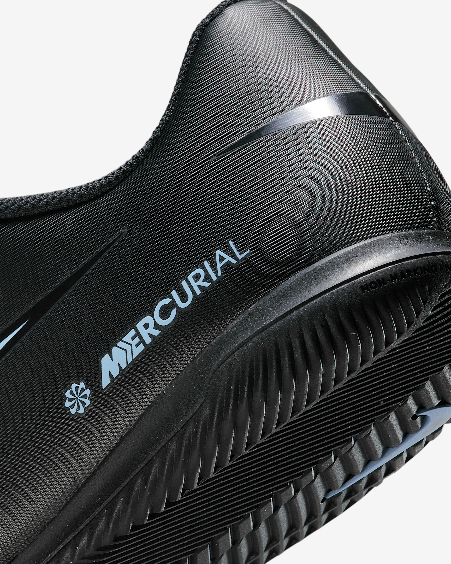 Nike Mercurial Vapor 16 Club Indoor/Court Low-Top Soccer Shoes - 8