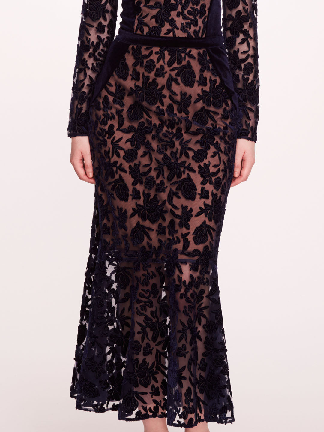 LONG SLEEVE VELVET MIDI DRESS - 4