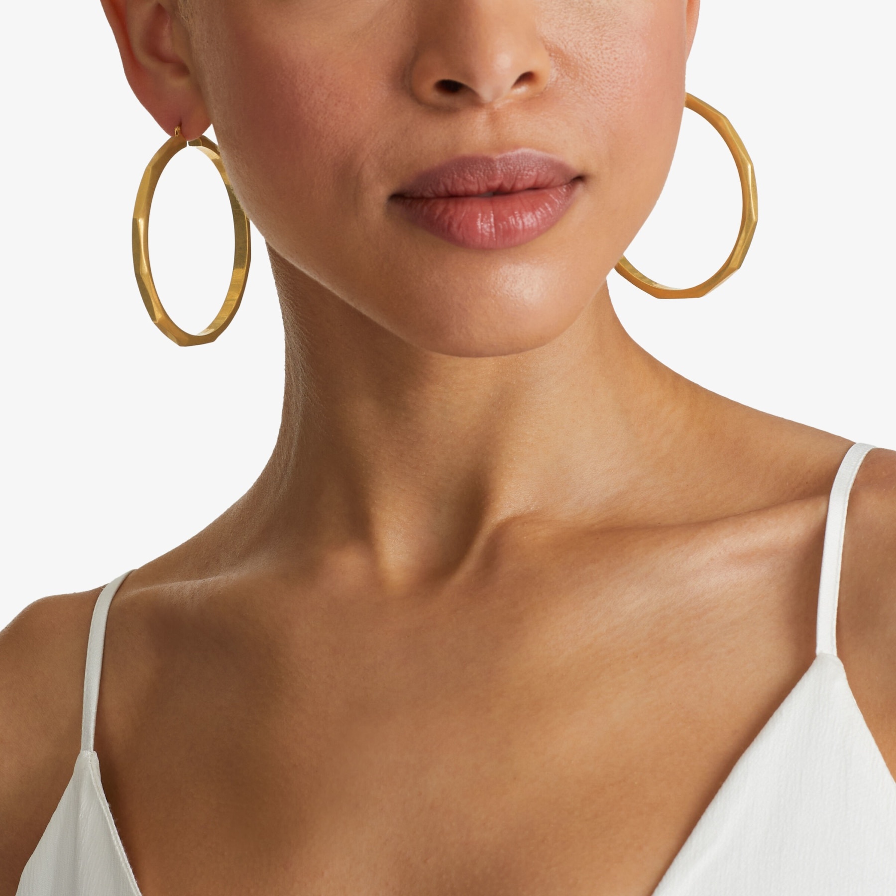 Diamond Chain Hoops M
Gold-Finish Diamond Chain Hoop Earrings - 2