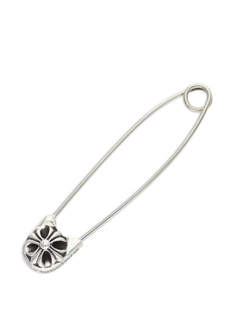 logo-detail safety pin 1