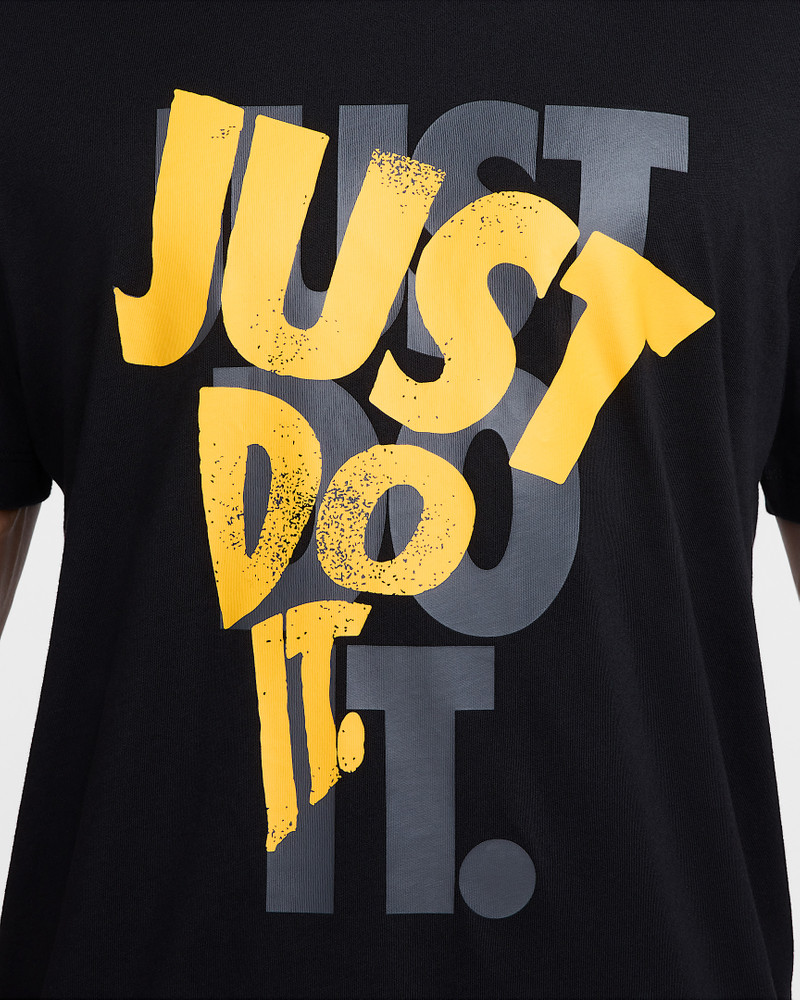 Nike Sportswear Men's T-Shirt 4
