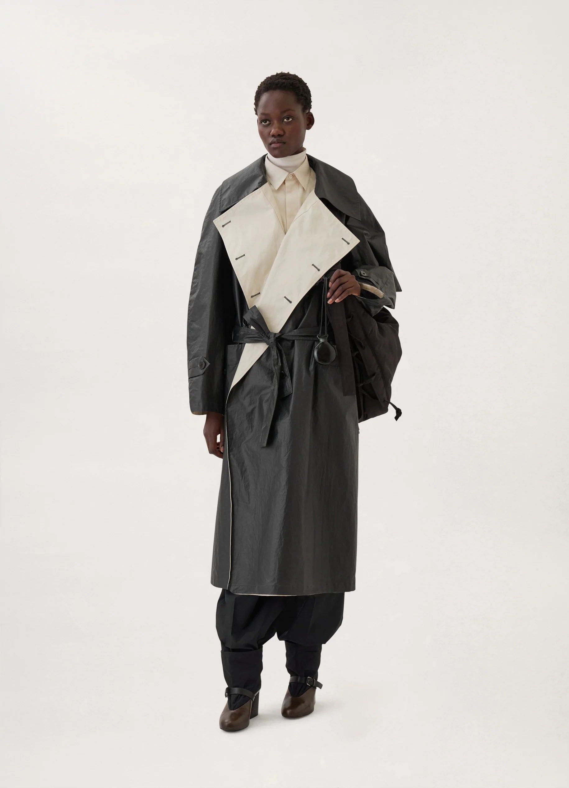 BICOLOR TRENCH COAT
COATED COTTON - 2
