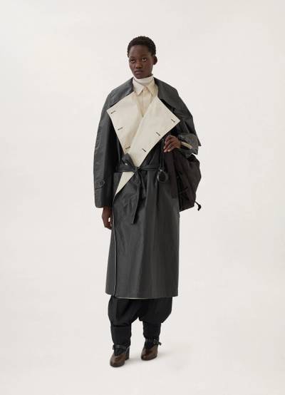 Lemaire BICOLOR TRENCH COAT
COATED COTTON outlook