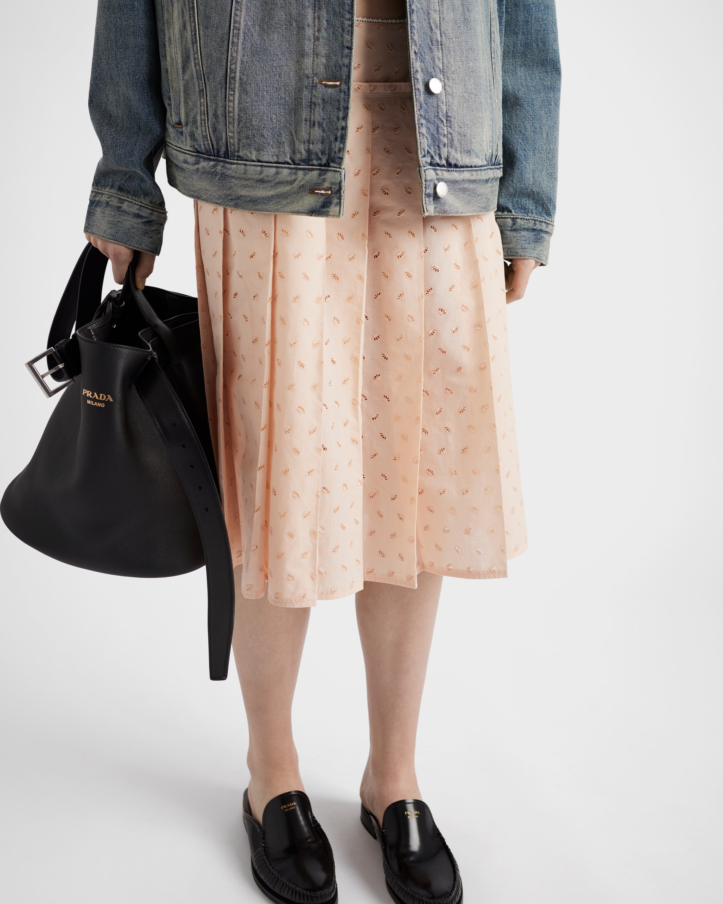 Prada Pleated eyelet lace skirt 関税込 Prada Pleated eyelet lace skirt | REVERSIBLE