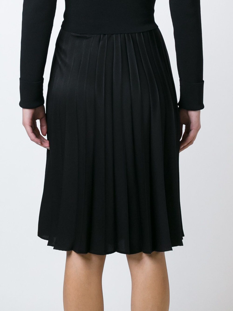 pleated skirt 4