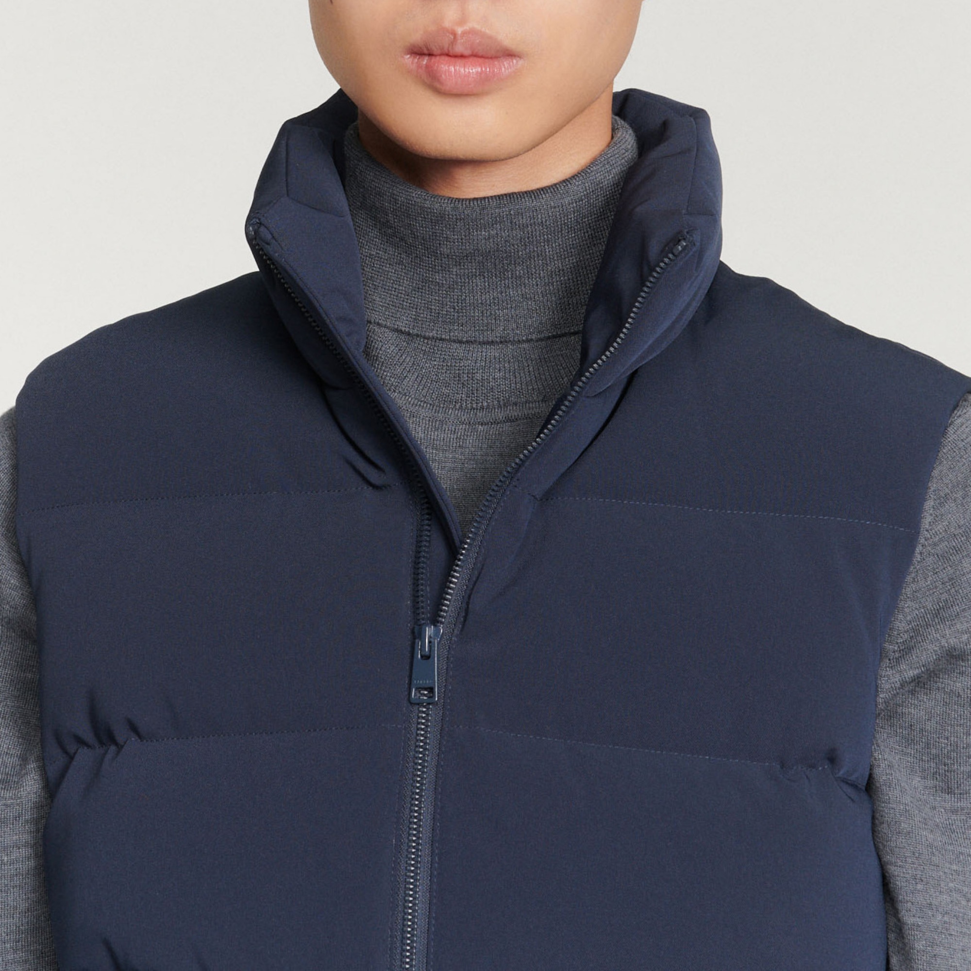 Sleeveless jacket in technical fabric - 3