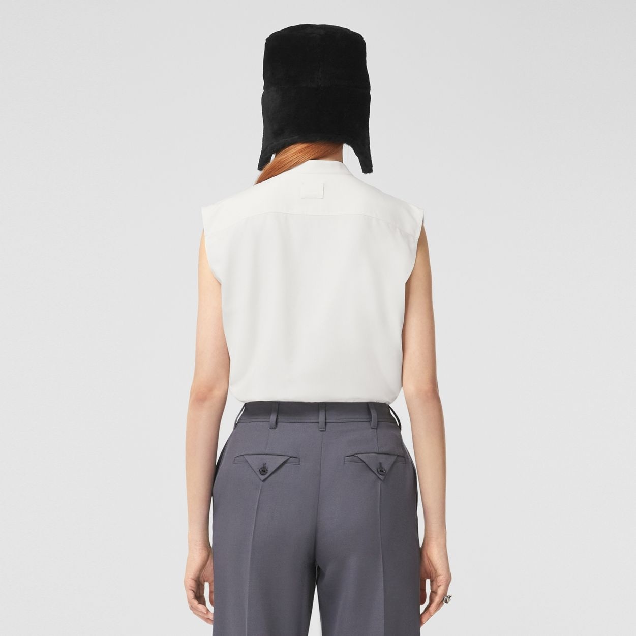 Logo Detail Sleeveless Silk Crepe de Chine Shirt - 4