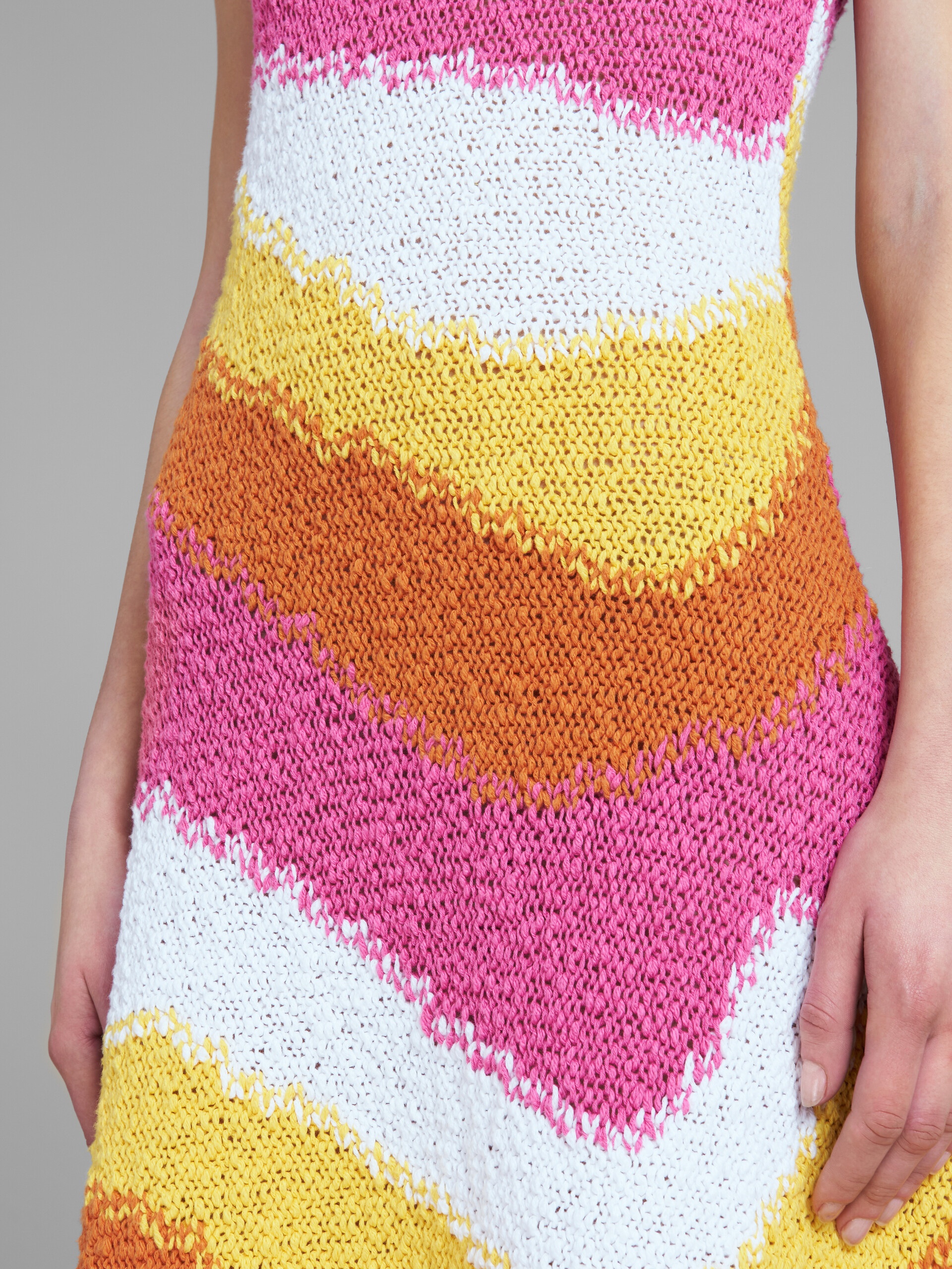 ORANGE KNITTED COTTON DRESS WITH WAVY STRIPES - 5